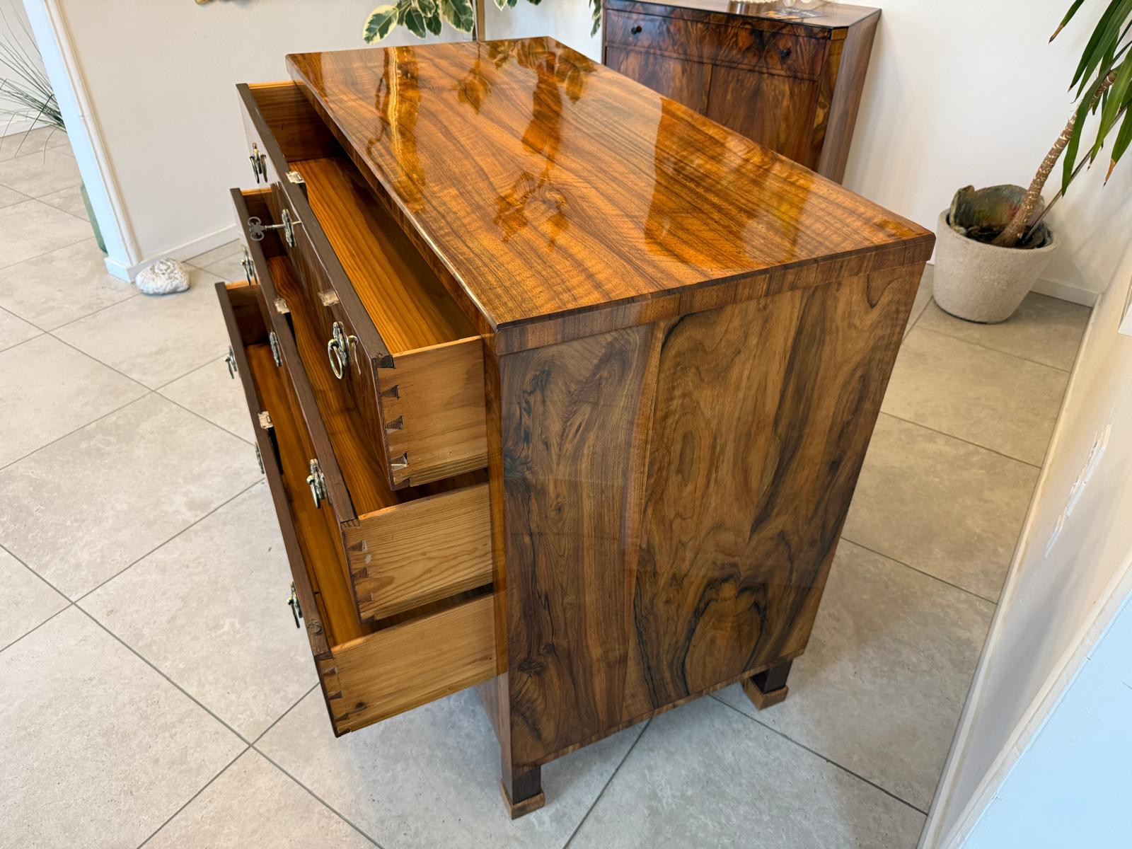 Sale Restaurierte Biedermeier Kommode Nussholz Antiquität 1840 G2048