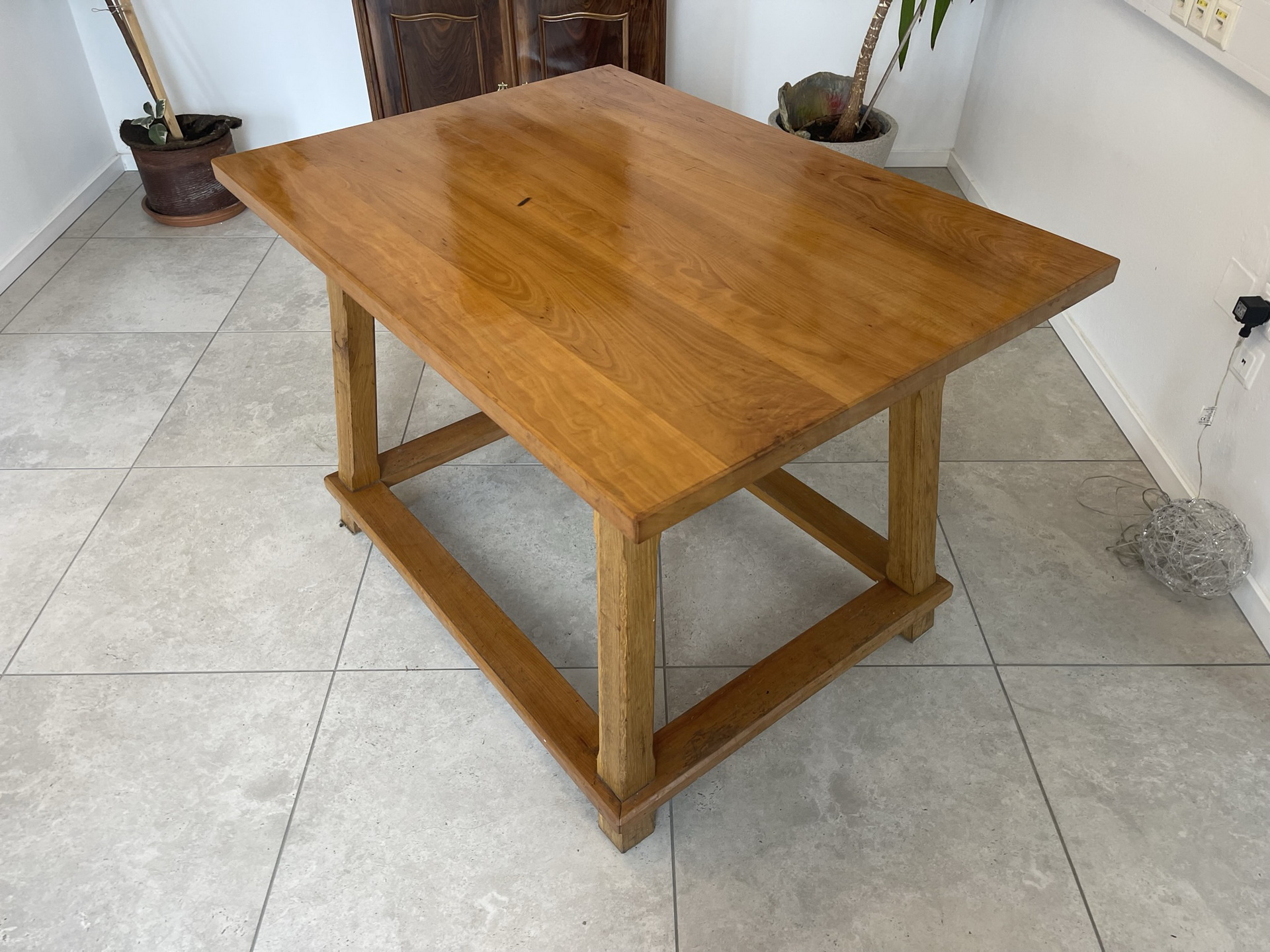 Bauernschrank_193 alter Bauerntisch Massivholztisch Gasthaustisch B1513