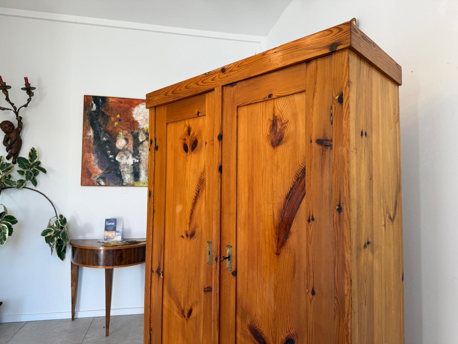 Antiker Zirbenholz Kasten Schrank Kleiderkasten G2151