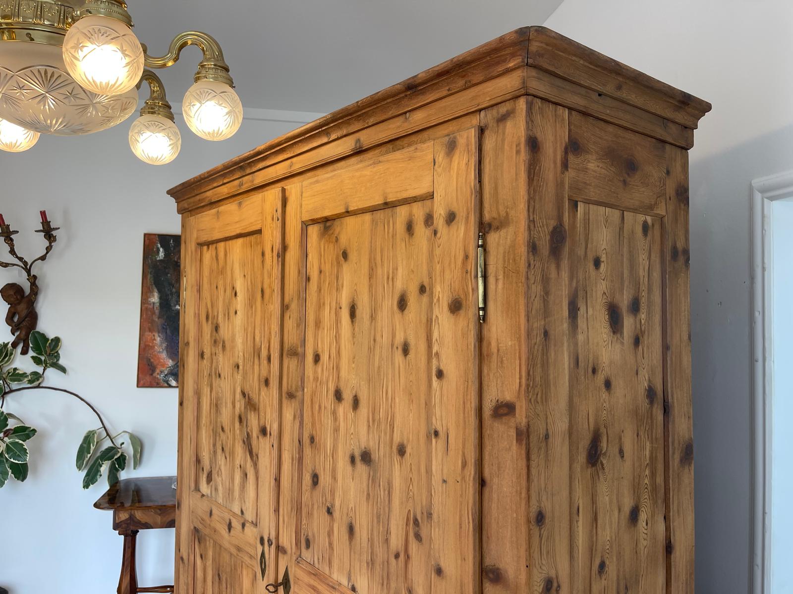 Antiker Biedermeier Zirbenholz Schrank Kasten Bauernschrank G1699