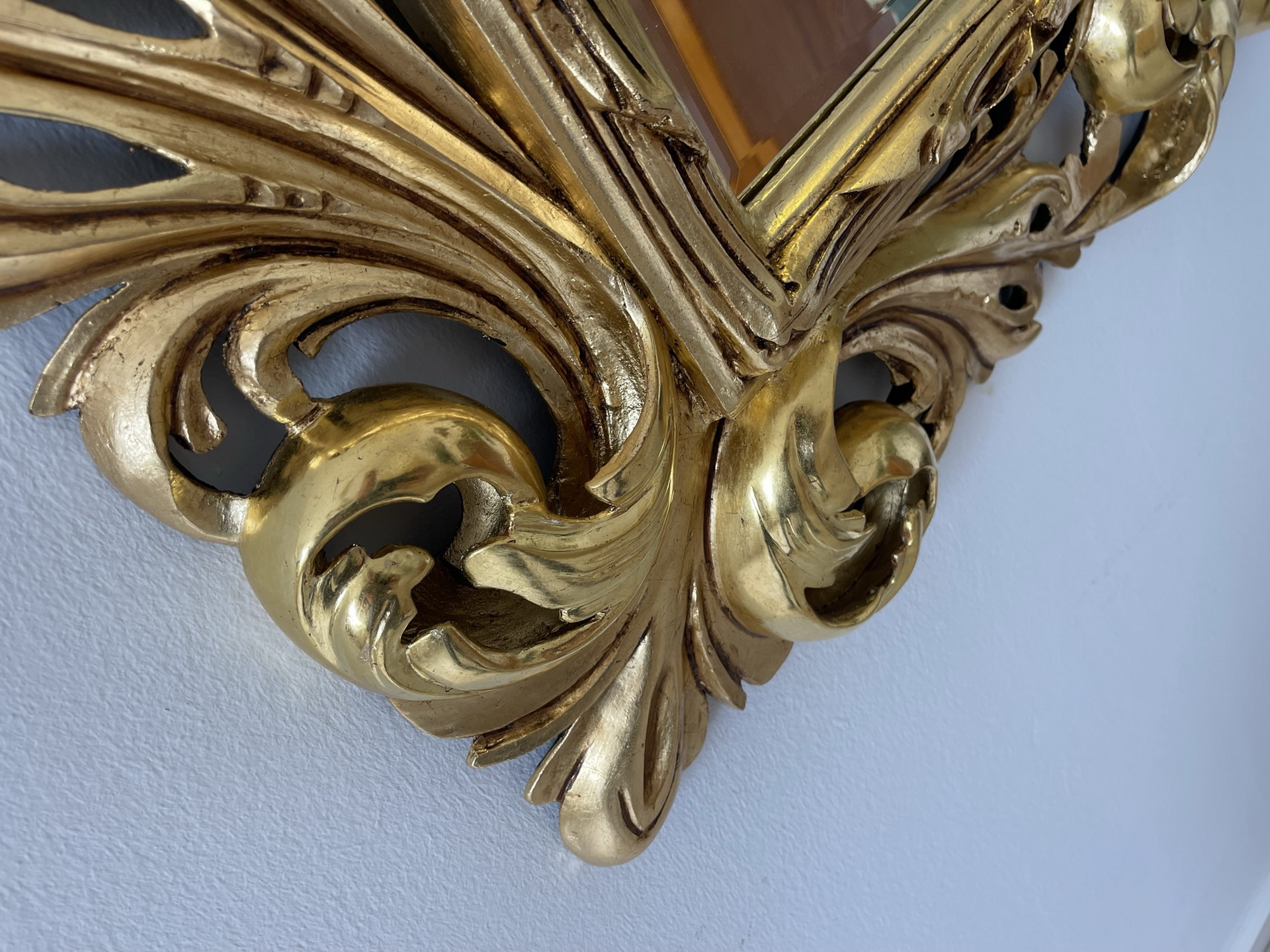 barock-biedermeier_34 restaurierter Florentinerspiegel Akanthusblattschnitzkunst i1864