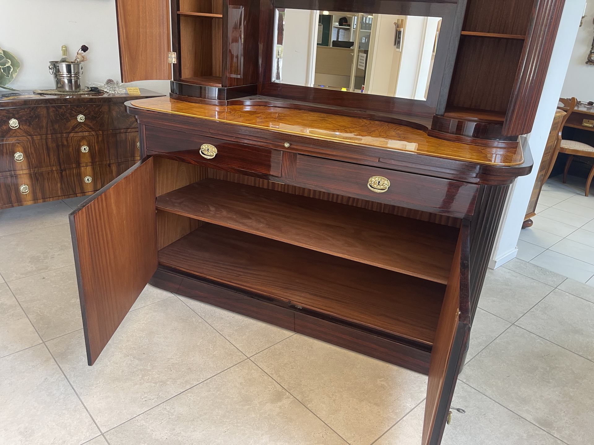 IMG_2171TvkPFfri70IHs Restauriertes Jugendstil Aufsatzbuffet Bücherschrank A4583
