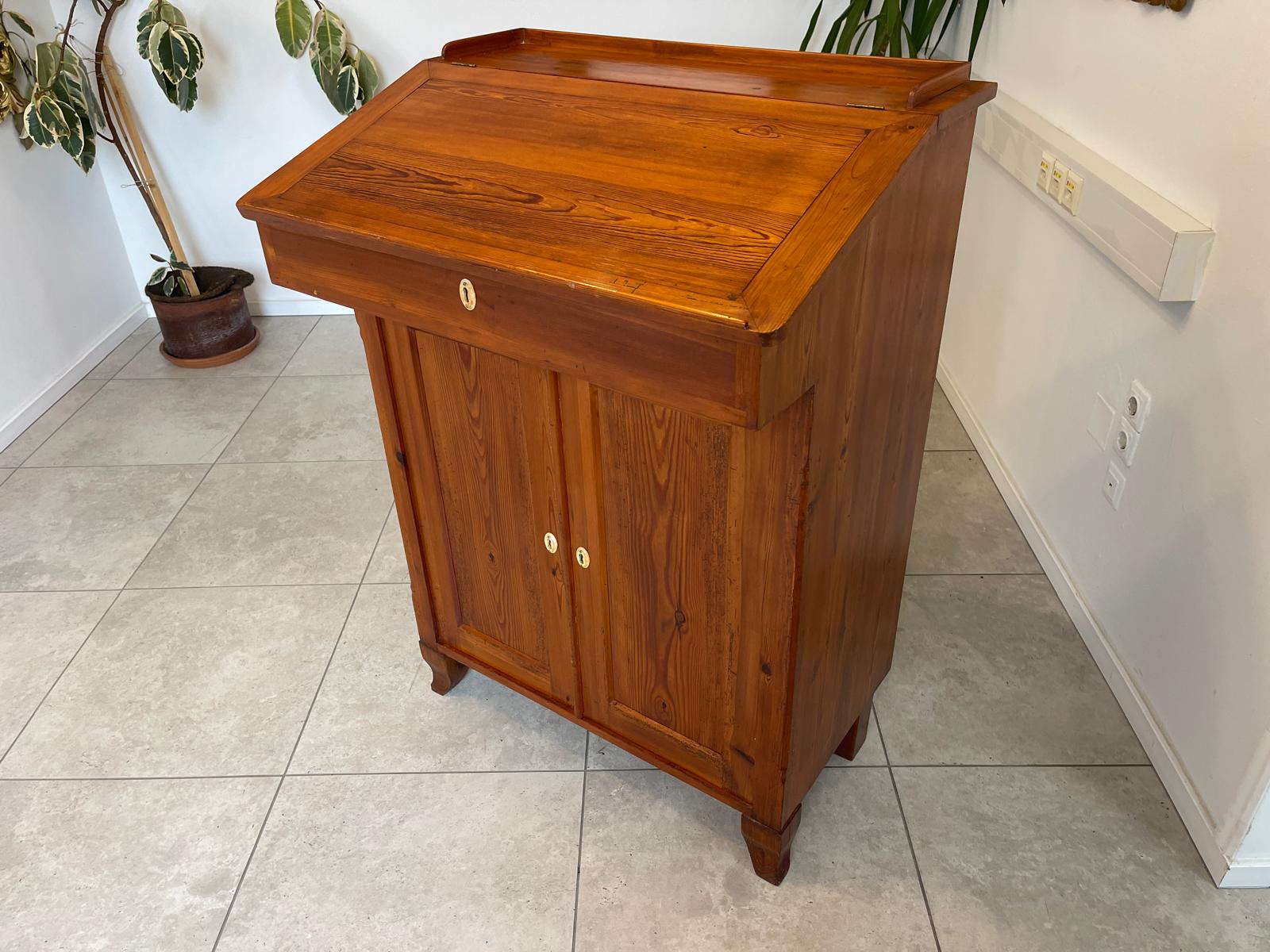Uriger Naturholz Schreibtisch Schreibpult Zirbenholz Naturholz G1161