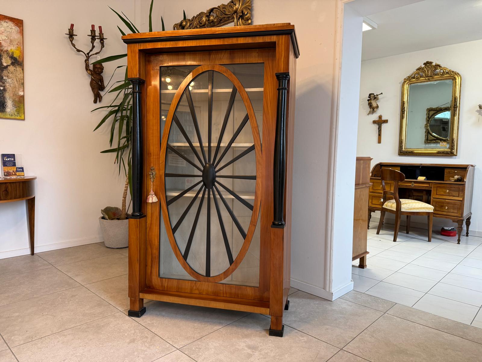 Sale Empire Vitrine Sonnenvitrine Bücherschrank Nussholz Antiquität G2305