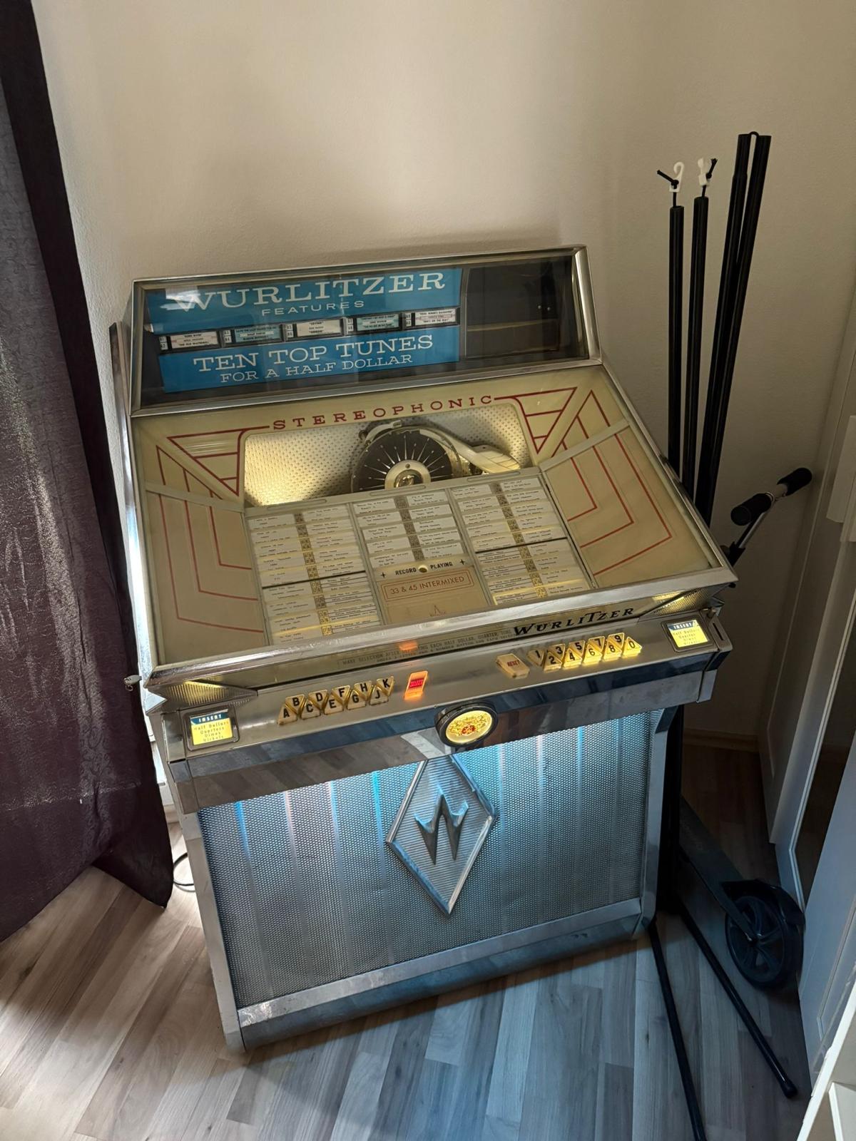 Originale Wurlitzer / AMI Rowe International Musikbox Modell R-74 Thomas Stipsits STIP