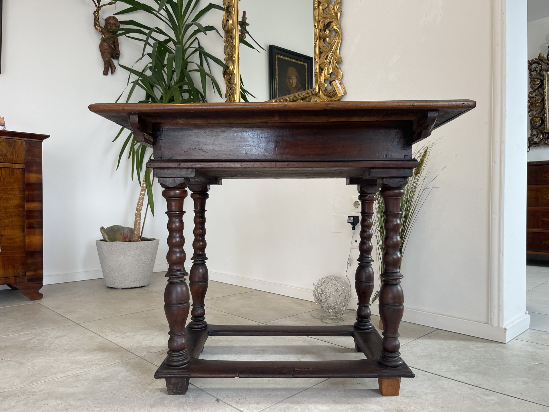 Barock-Biedermeier-190 Originaler Barock Beistelltisch Antik Spieltisch aus Nussholz A4195