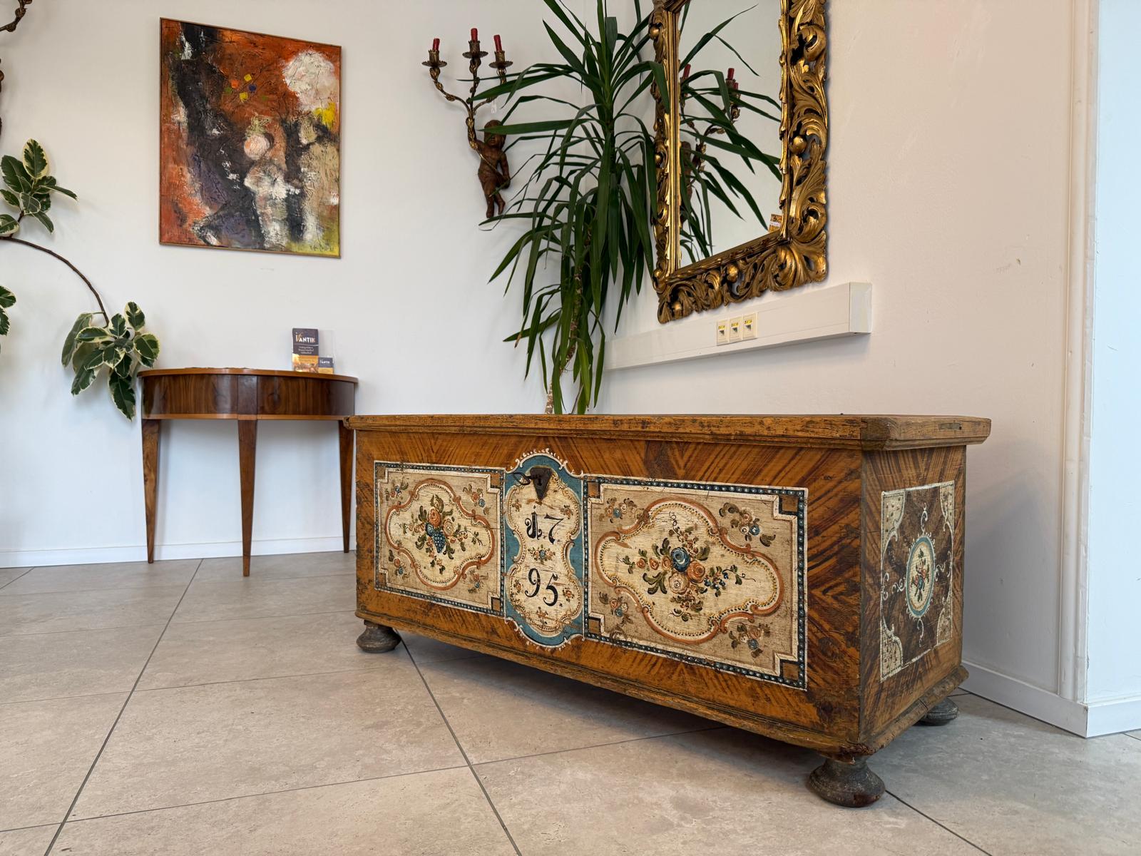 Urige handbemalte Tiroler Truhe Landhaustruhe Bauerntruhe G2342