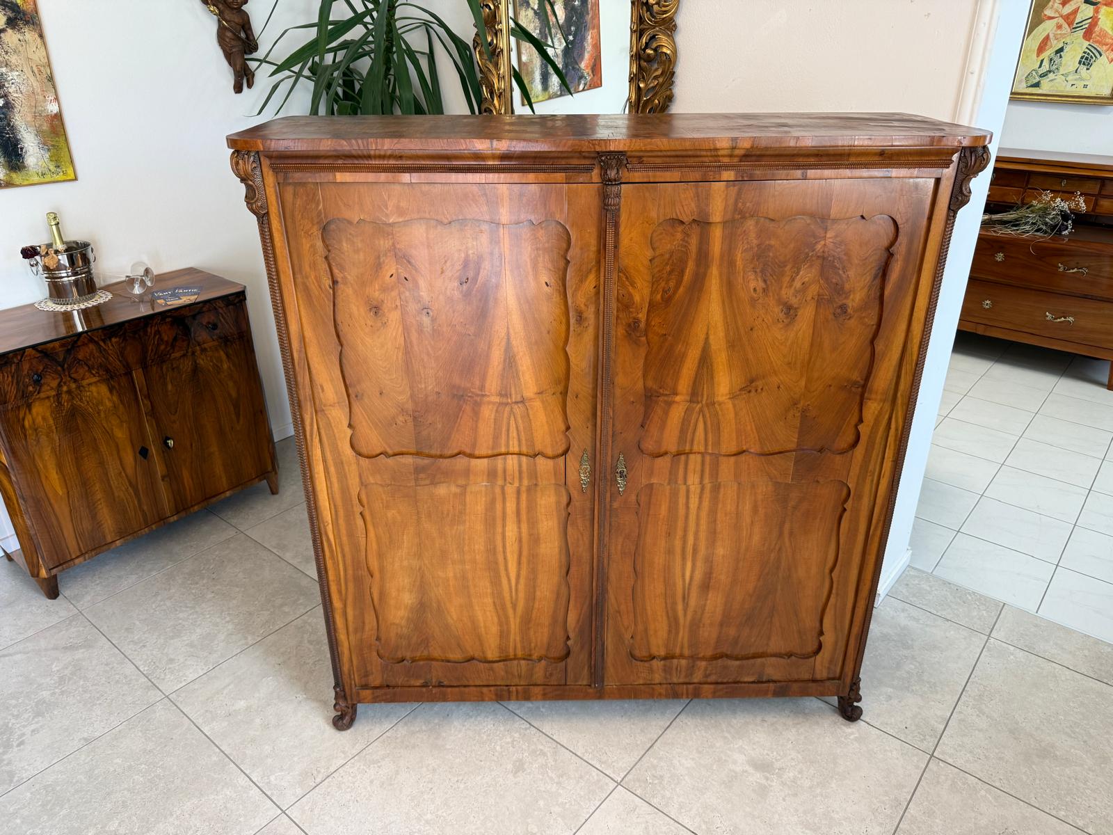 Spätbiedermeier Vertiko Halbschrank Antiqutität Nussholz  G1977