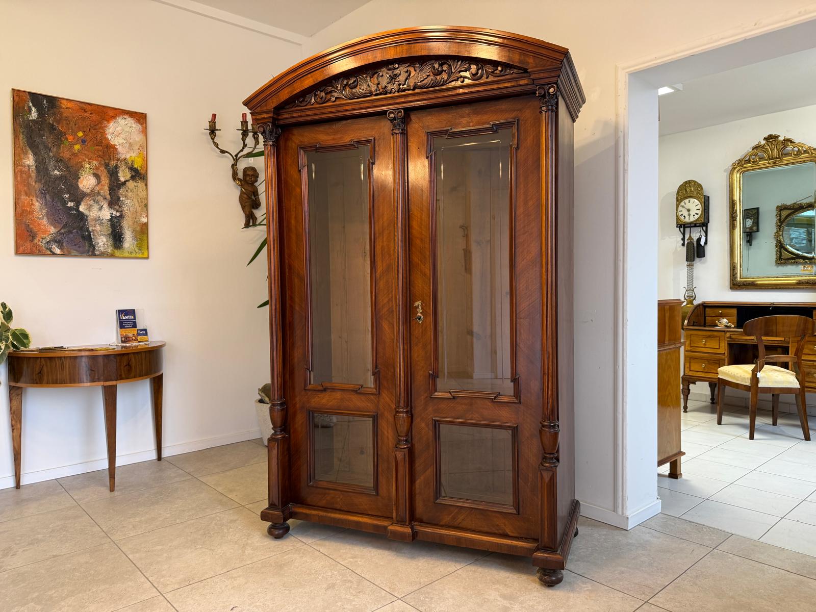 Gründerzeit Vitrinenschrank Bücherschrank Nussholz Furniert G2395