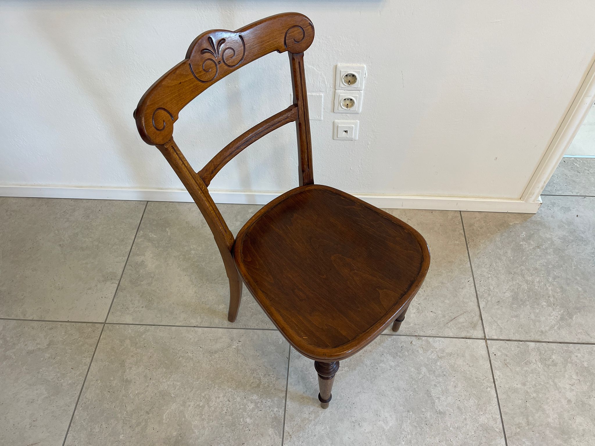 4e990e22-98f7-4fe7-b165-903b3f582741 Thonet Sessel Original - Bugholz Klassiker Modell A4894