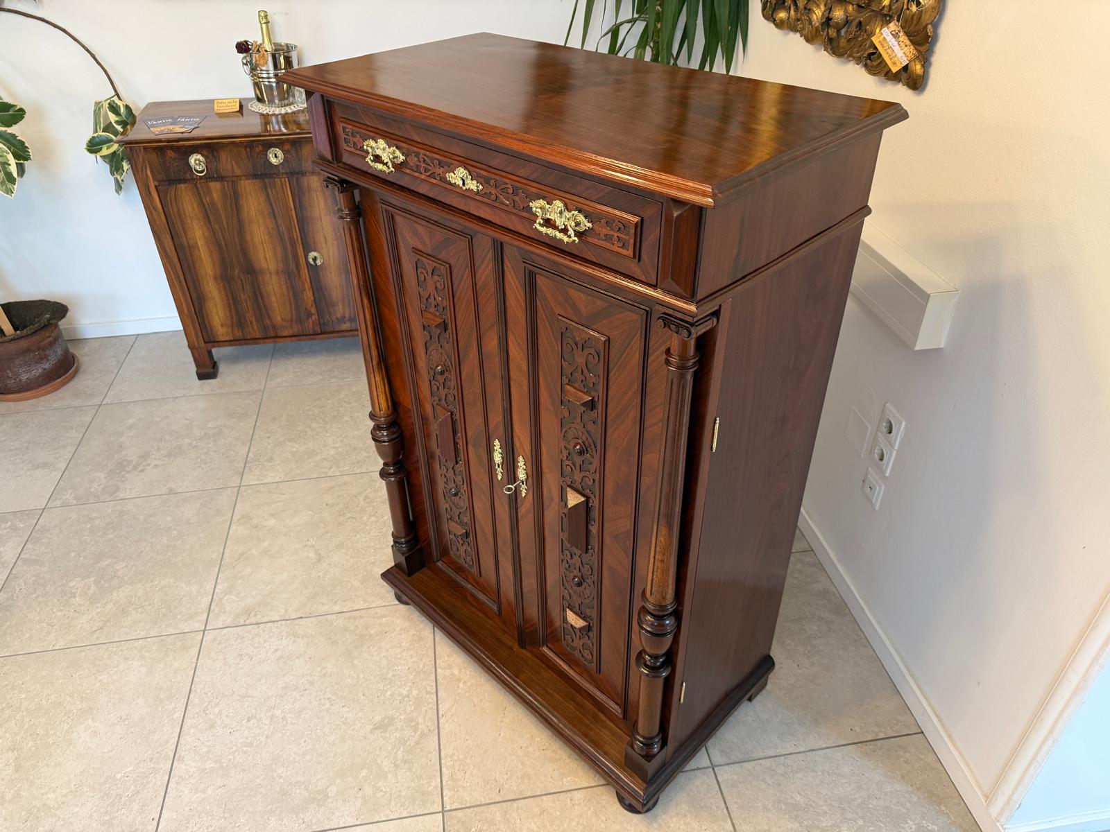 Restaurierte Gründerzeit Anrichte Vertiko Halbschrank Säulenanrichte G2083