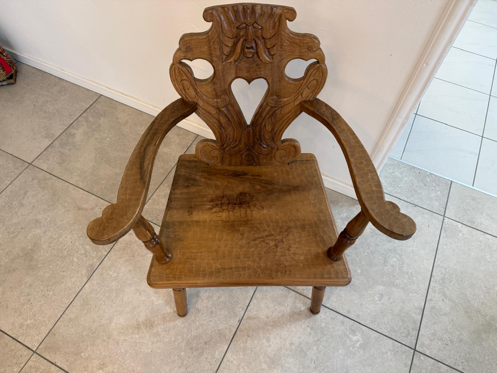 Bäuerlicher Bauernsessel Armlehnstuhl Stuhl Herzerlsessel 1 Stück D1006