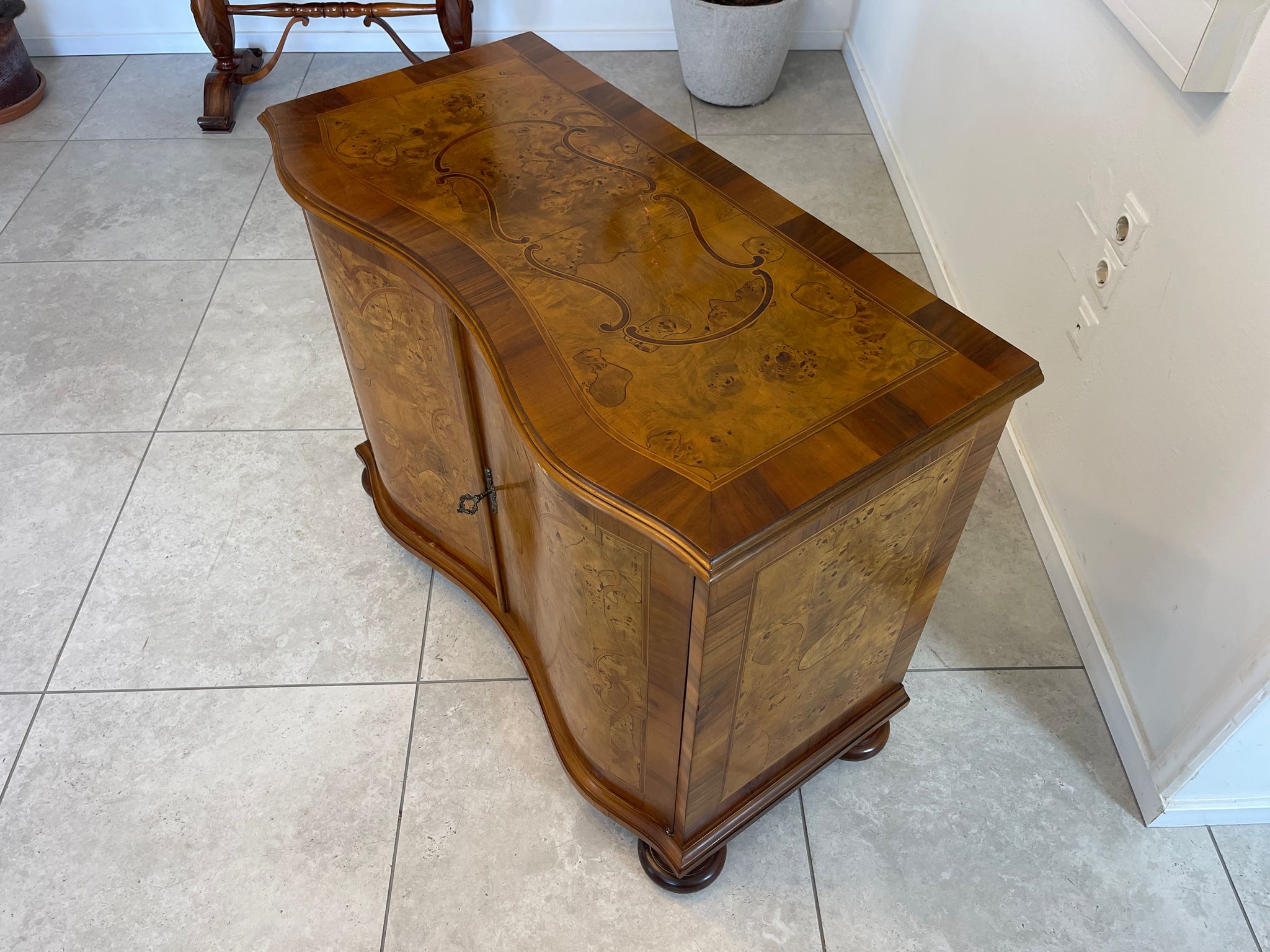 Hübsche Barockstil Anrichte Kommode Sideboard G1578