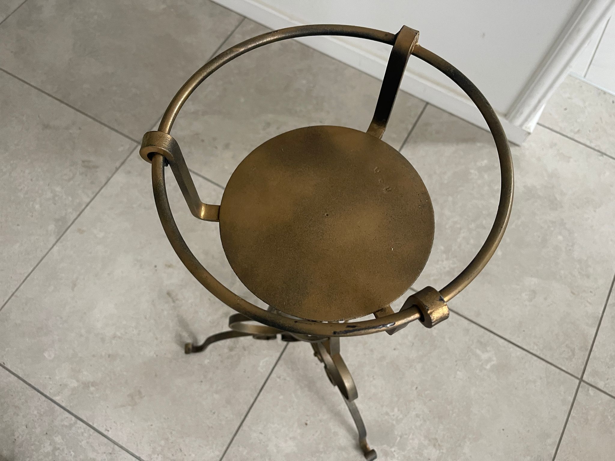 Schmiedeeisernes Postament Blumentisch Postament G1227