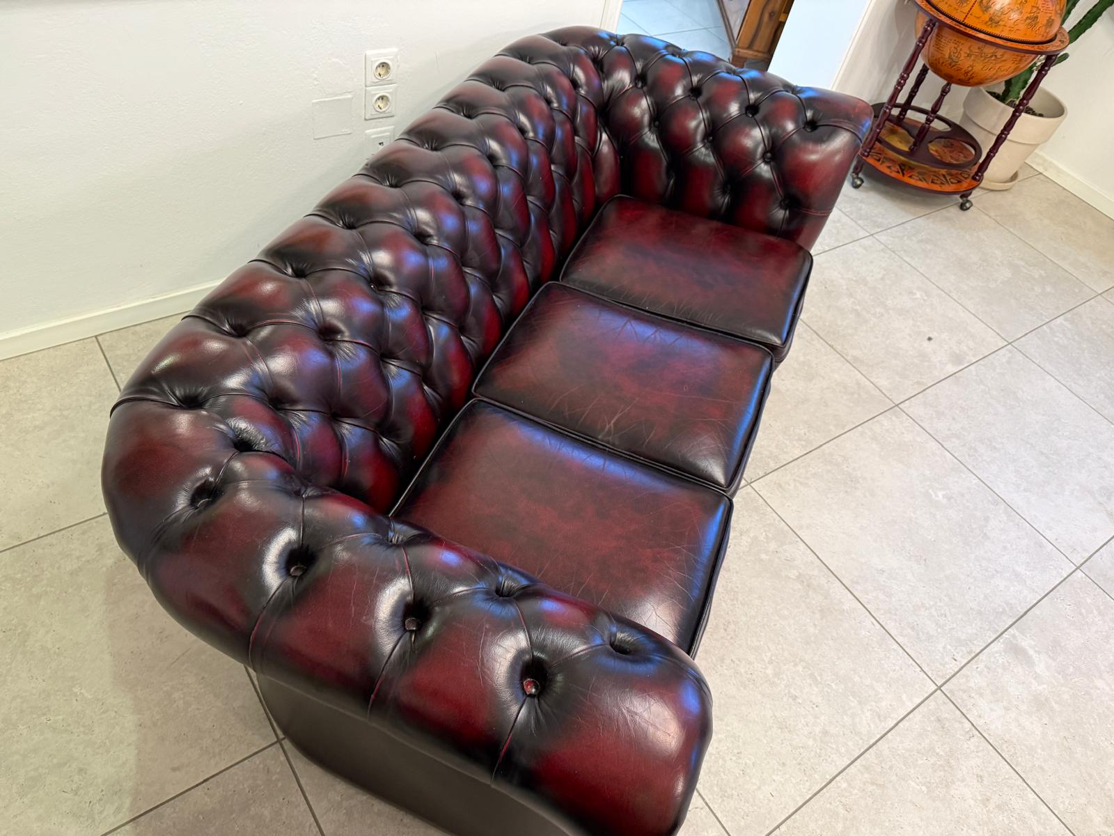 3er Ensemble Chesterfield Sofa Clubfauteuils Cultmöbel Antik D1027