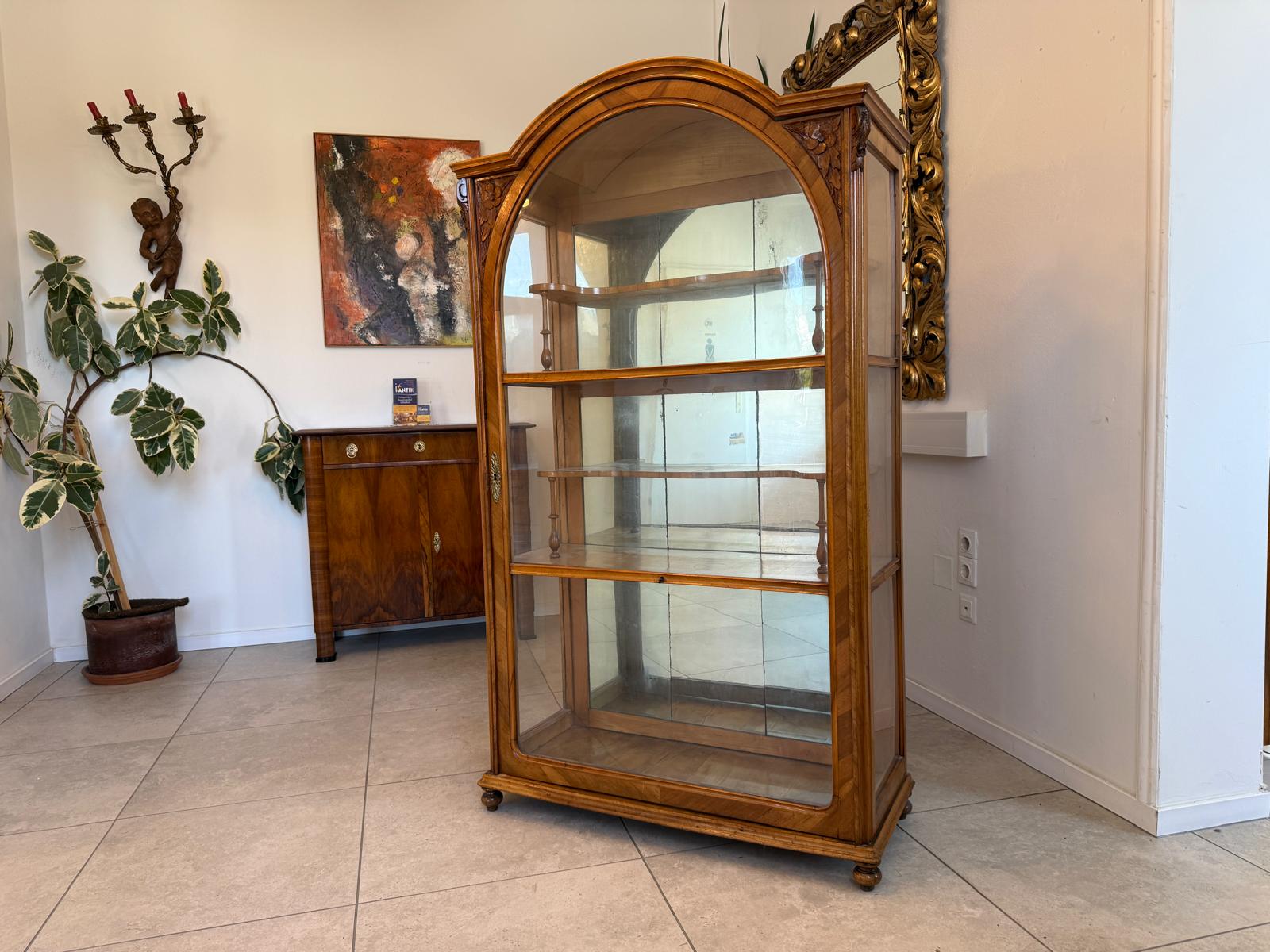 Spätbiedermeier Vitrine Bücherschrank Nussholz Original D2326