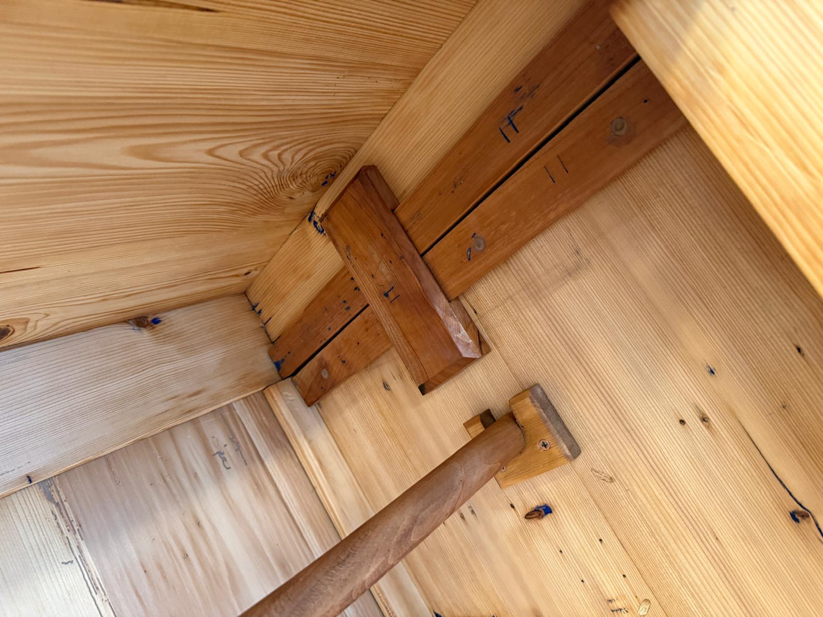 Sale Empire Schrank Säulenschrank Nussholz Restauriert Antiquität Marketiert D2373