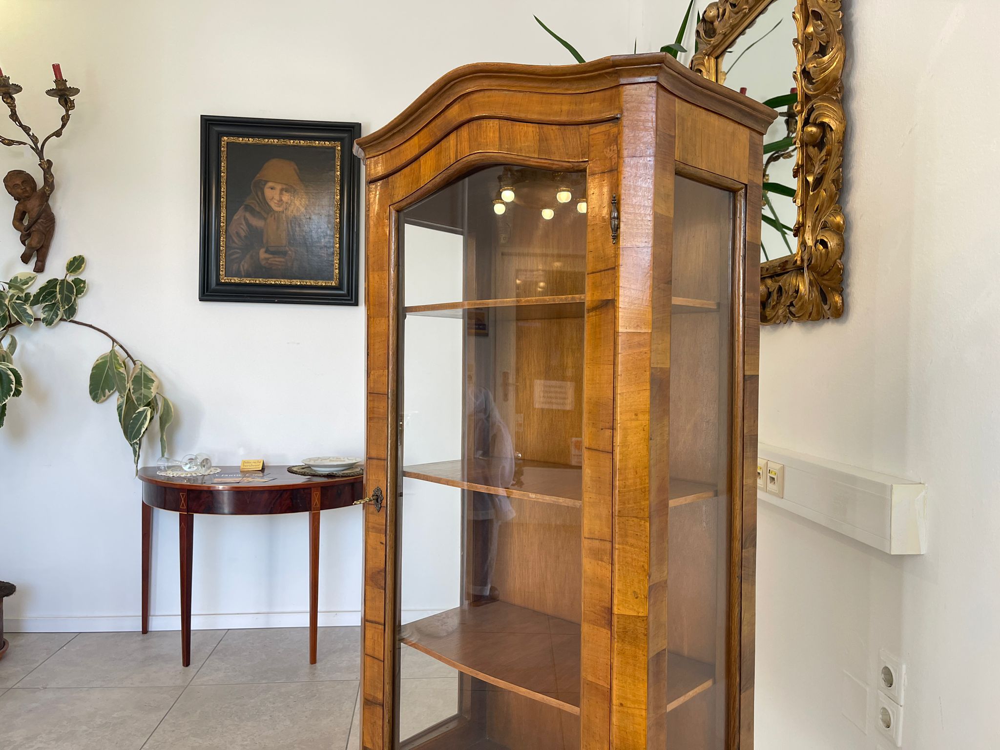 Barockstil Vitrine Nussholz Glasschrank Bücherschrank A5144