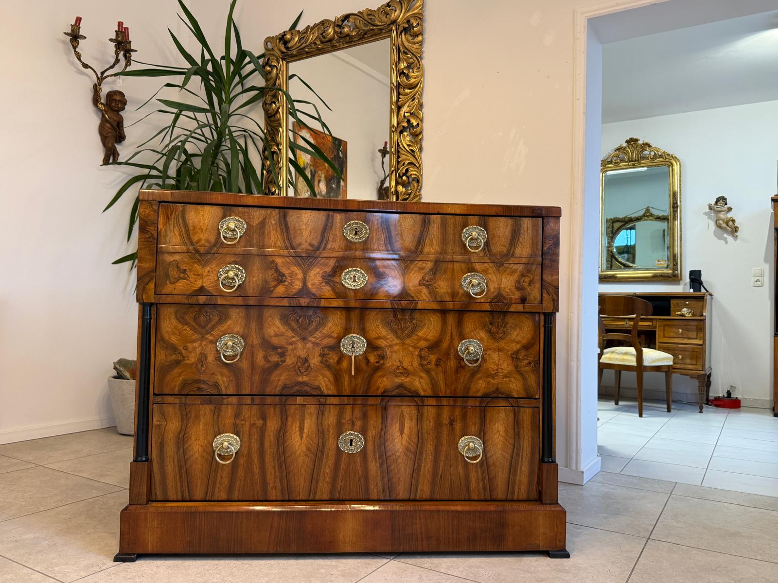 Restaurierte Biedermeier Schreibkommode Nussholz Antiquität G2254