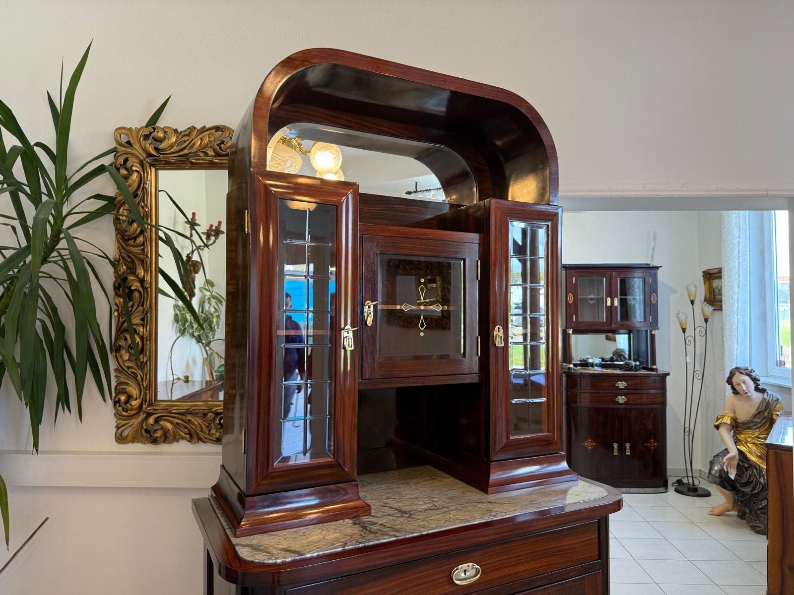 Sale Restauriertes Jugendstil Designerbuffet Aufsatzbuffet Schellack Antiquität D2393