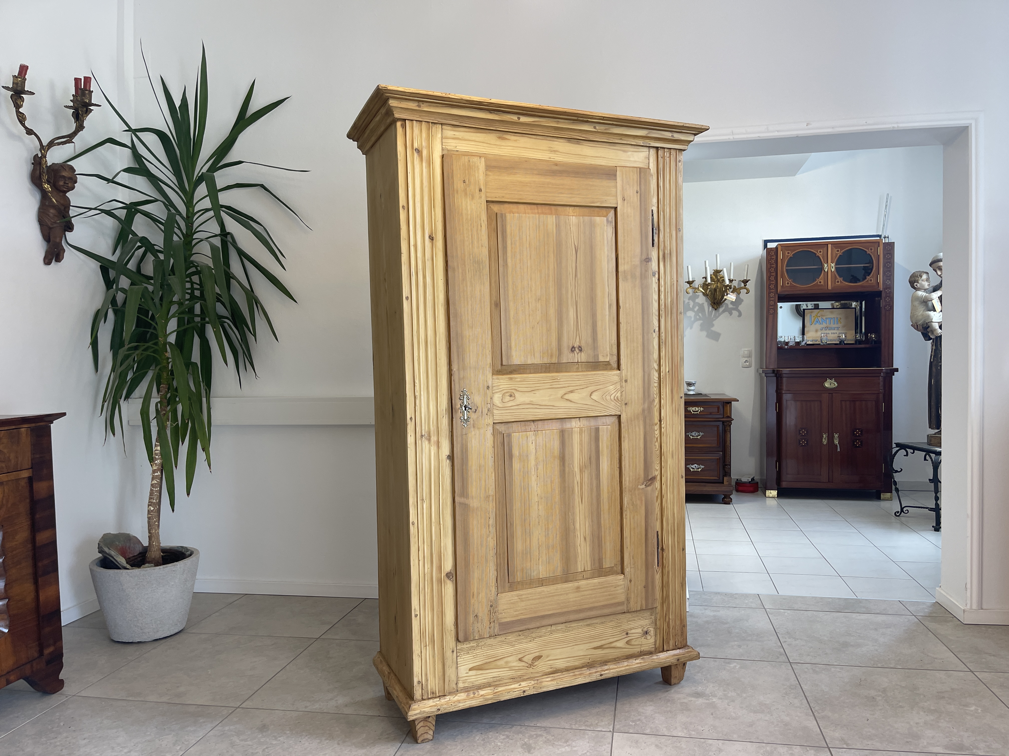 IMG_8410 Biedermeier Bauernschrank Naturholzschrank A4402