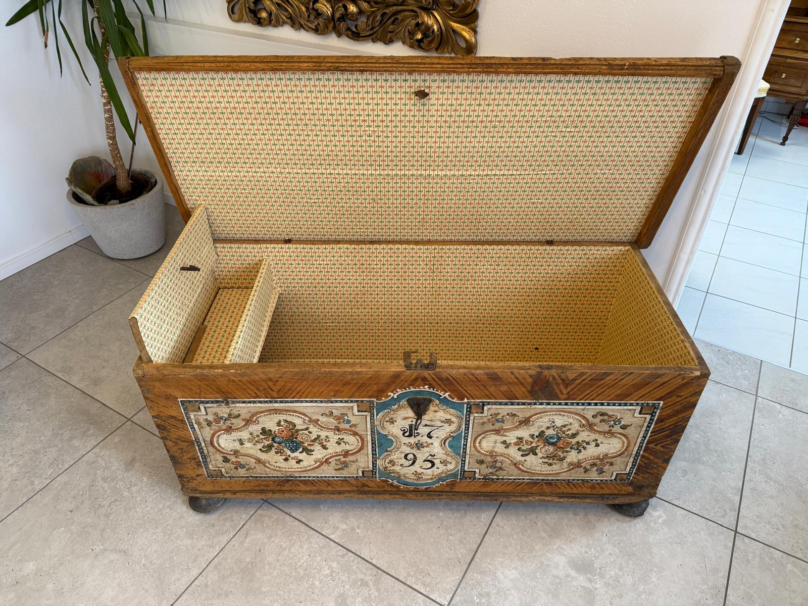 Urige handbemalte Tiroler Truhe Landhaustruhe Bauerntruhe G2342