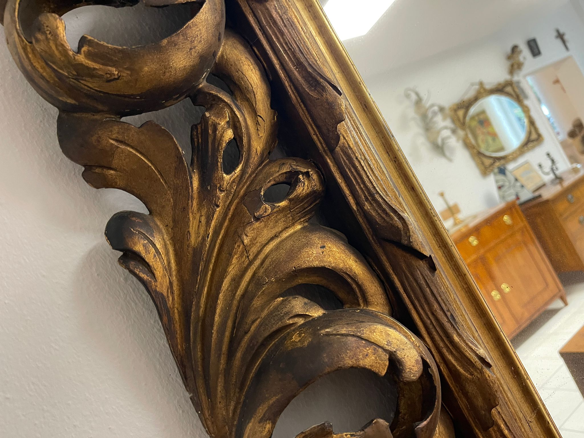 a3ebcd7b-9544-45a2-914c-f773456dcb81 Florentiner Spiegel Akanthusblattschnitzkunst A4693