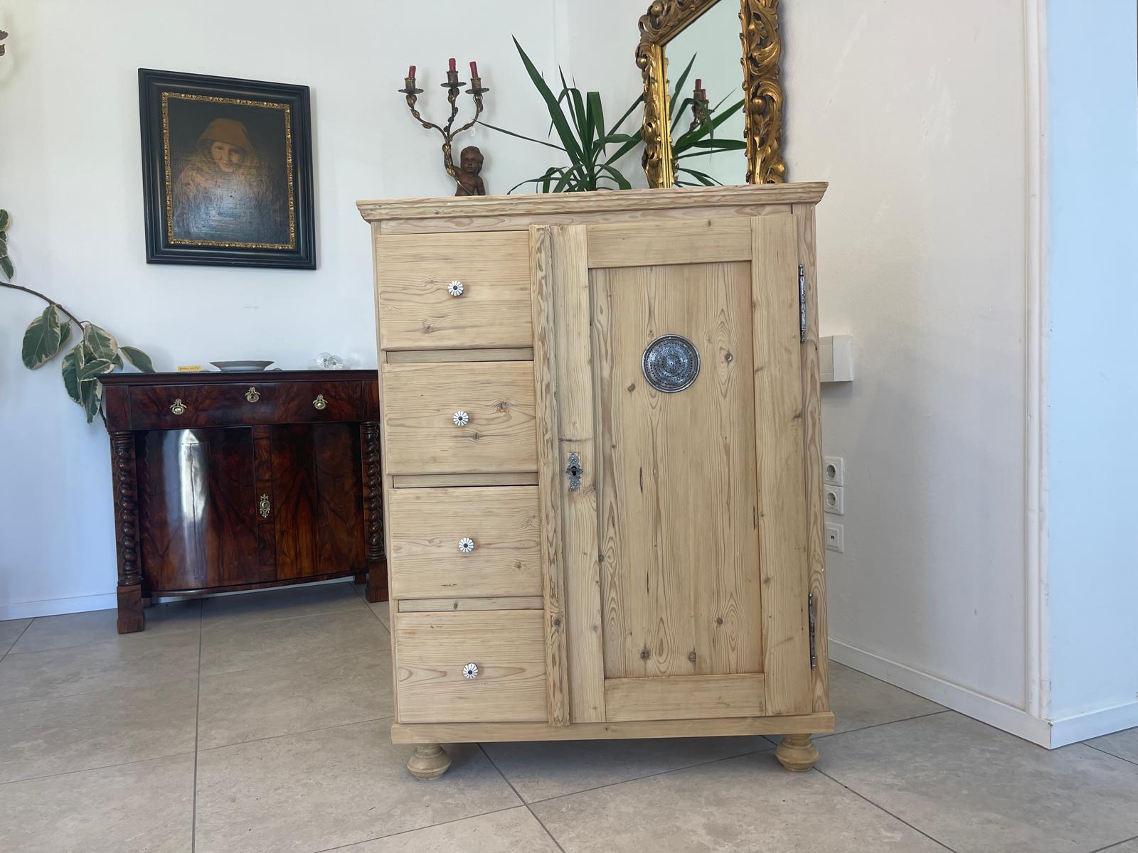 6e32dafd-73e8-4260-bf4e-9f1f863925c3 Biedermeier Brotschrank Almerschrank Speiskasten A4965