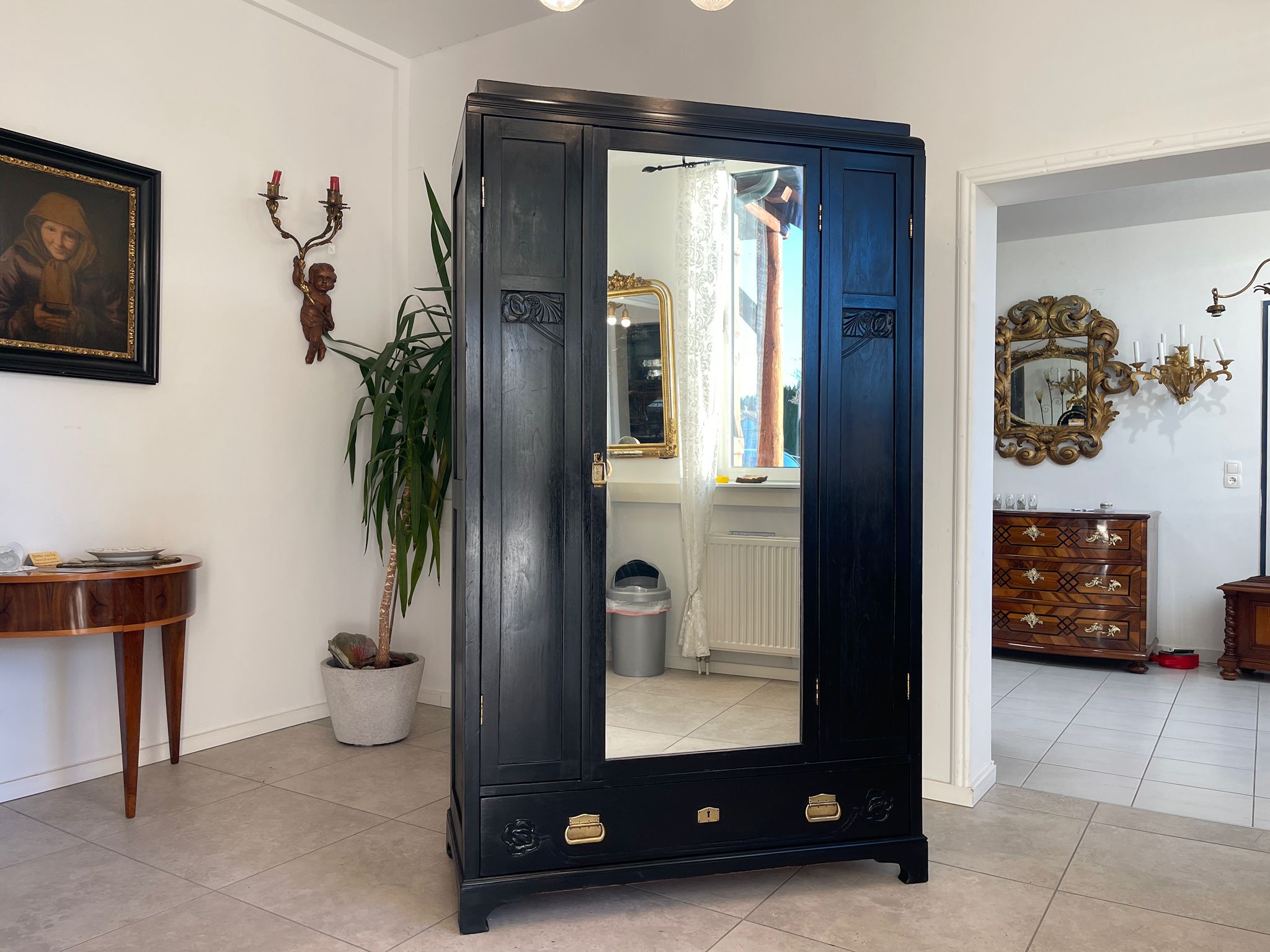 323cd452-f65c-4b4d-92e2-8dde209245c1 Jugendstil Spiegelschrank Garderobenschrank Schwarz Schrank A5052