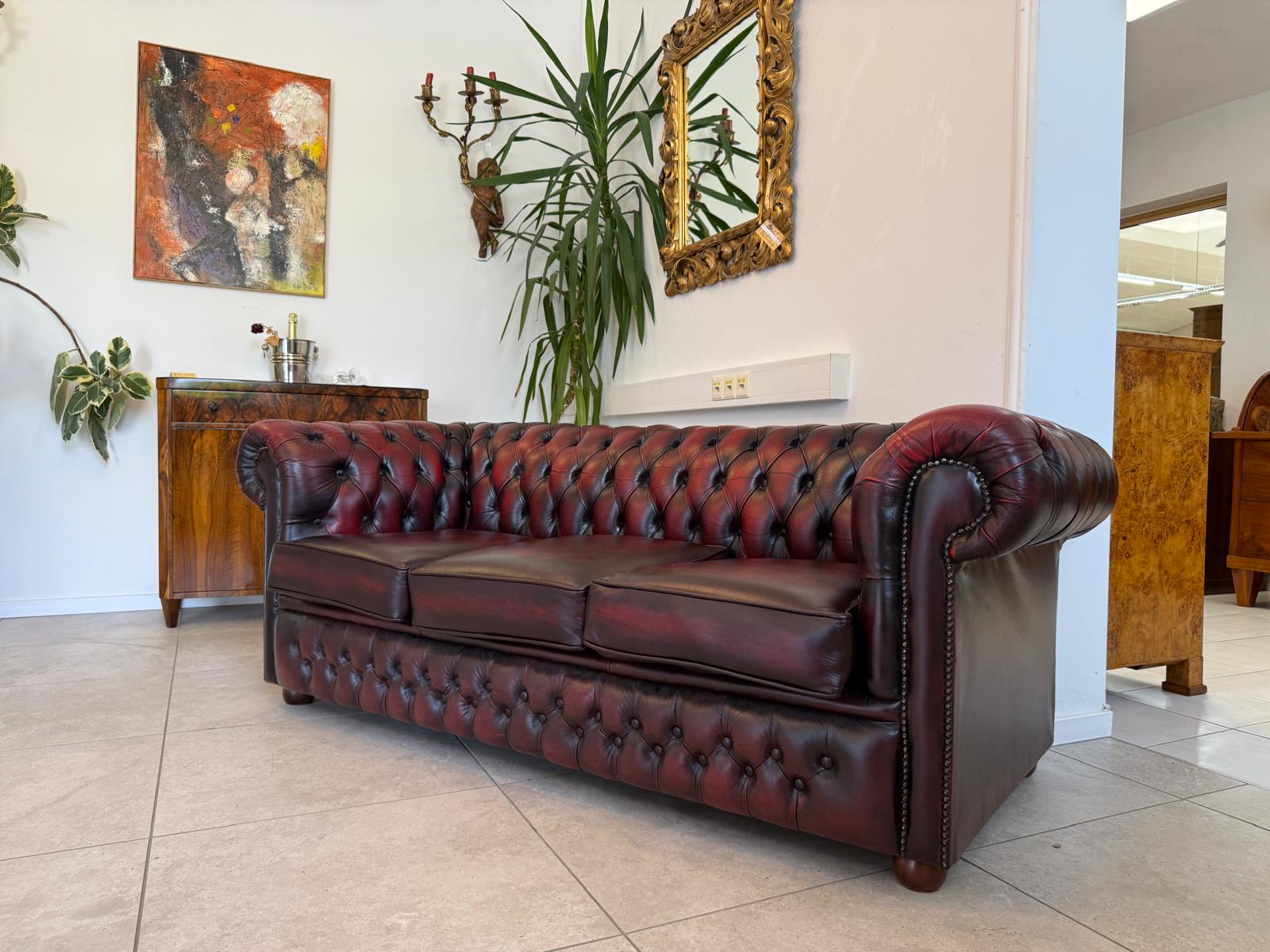 Chesterfield 3er Clubsofa Diwan Couch Oxblood Kultmöbel G1948