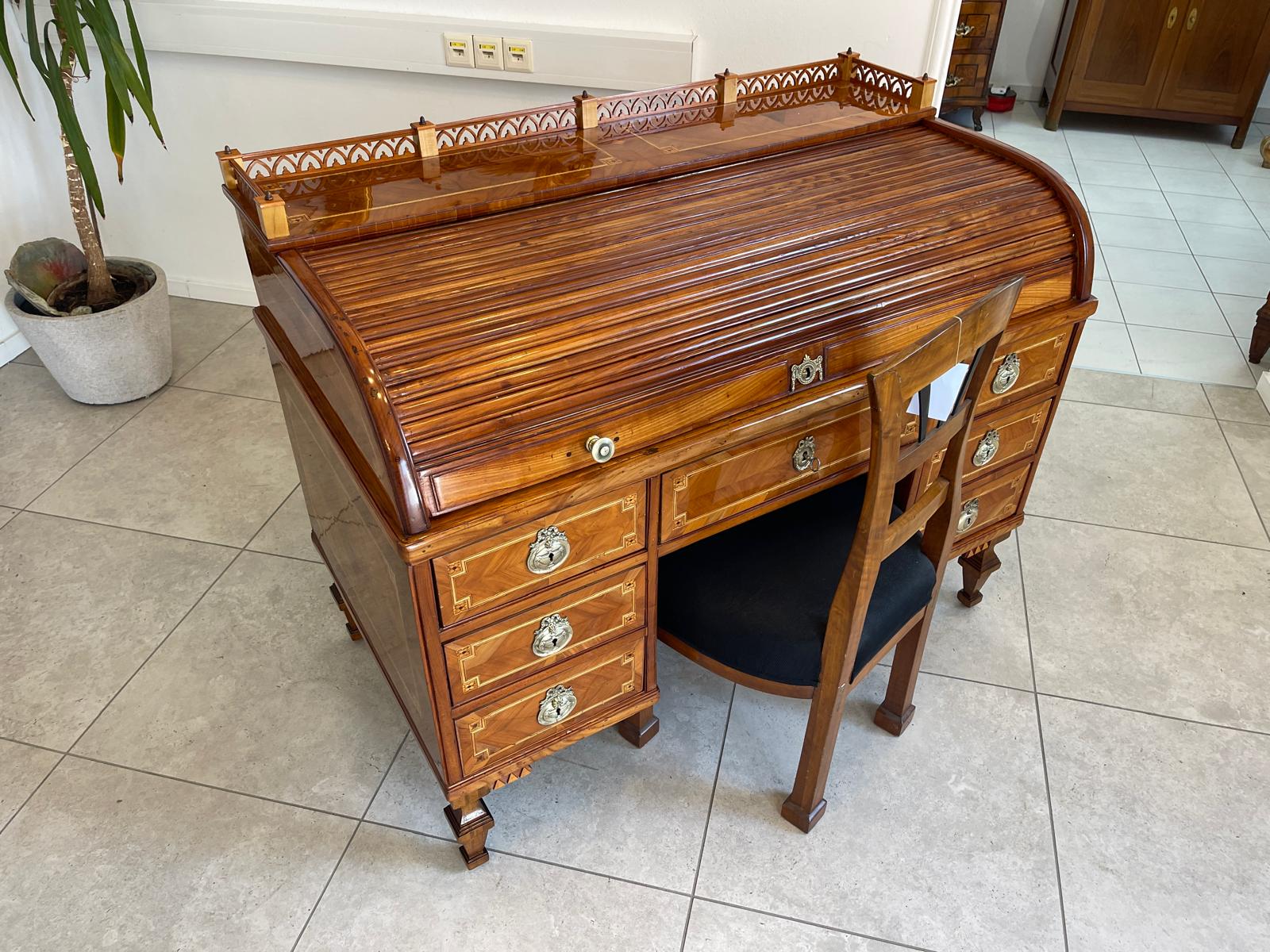 Sale restaurierter Josefinischer Rolladen Sekretär / Schreibtisch Klassizismus Antiquität G1130