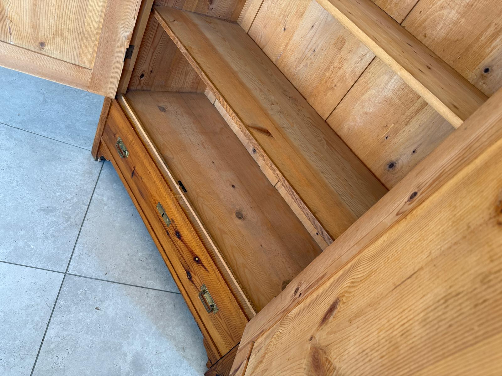Antiker Zirbenholz Kasten Schrank Kleiderkasten G2151