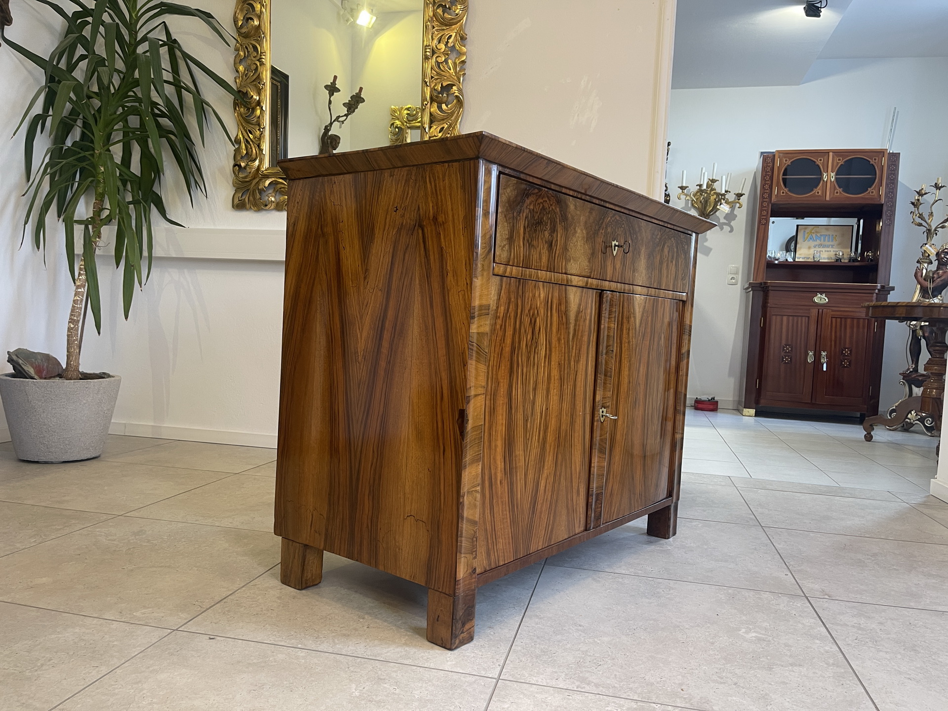 Biedermeier-Barock-05 Sale Restaurierte Biedermeier Anrichte Trumeau Nussholz A4019