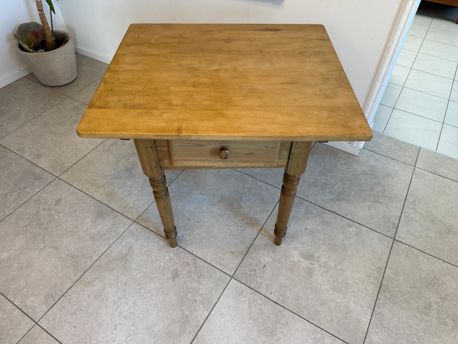 Bäuerliches Gründerzeit Tischerl Beistelltisch Bauerntisch G2003