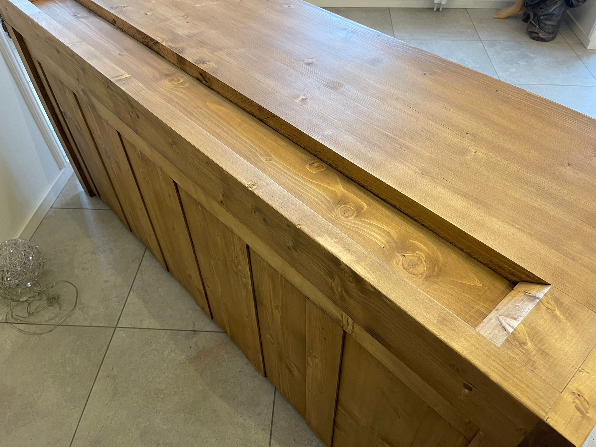 5c8feddf-0f29-4a5d-9e71-79261f2eeefd urige Hobelbank,Werkbank Pult Ladenschrank B1965