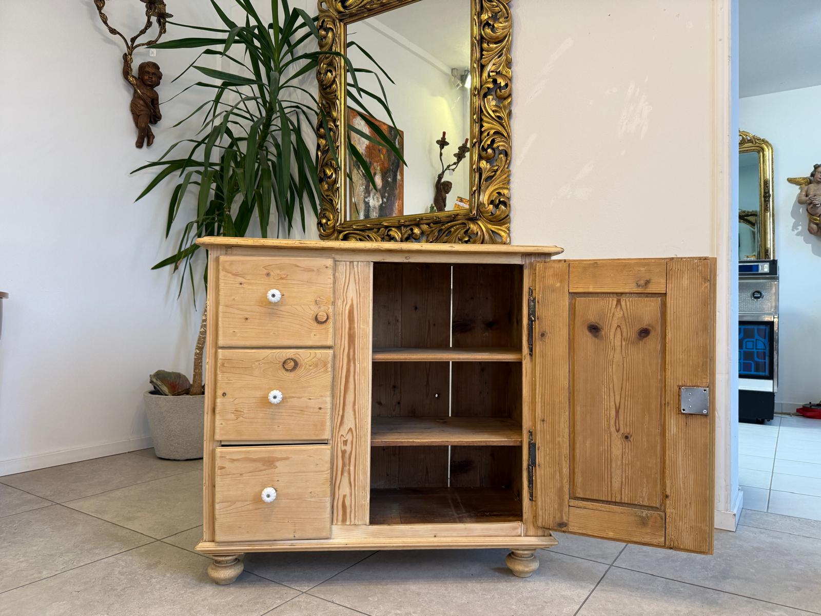 Uriger Brotschrank Biedermeier Almerschrank Vorratsschrank Bauernkasten D1101