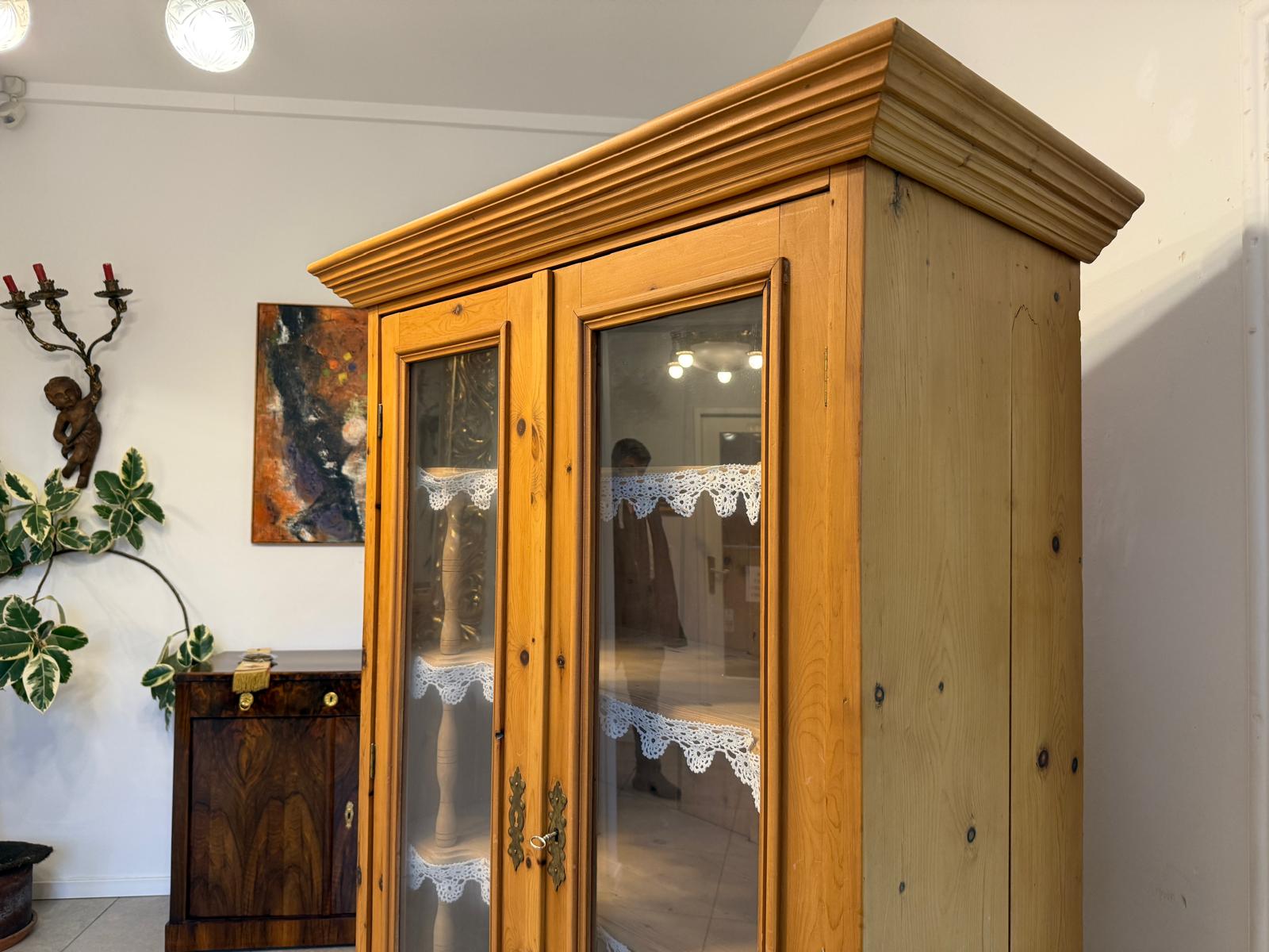 Bäuerlicher Bücherschrank Vitrine Bauernvitrine Bauernschrank Naturholz Bücherschrank D1131