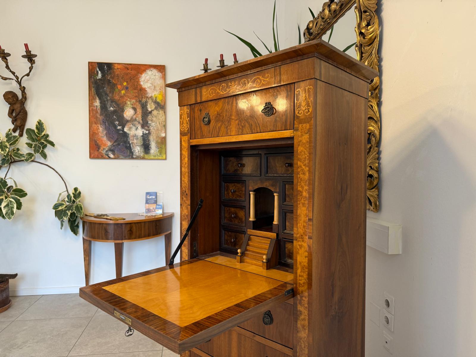 Zierlicher Barocker Sekretär Schreibtisch Wurzelholz G2302