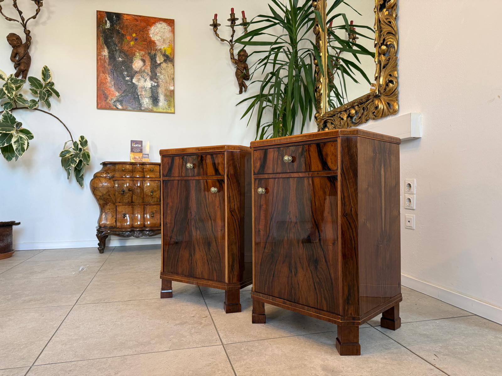 Biedermeier Nachtkasterl Schrankerl 2 Stück Restauriert und Veredelt D1176