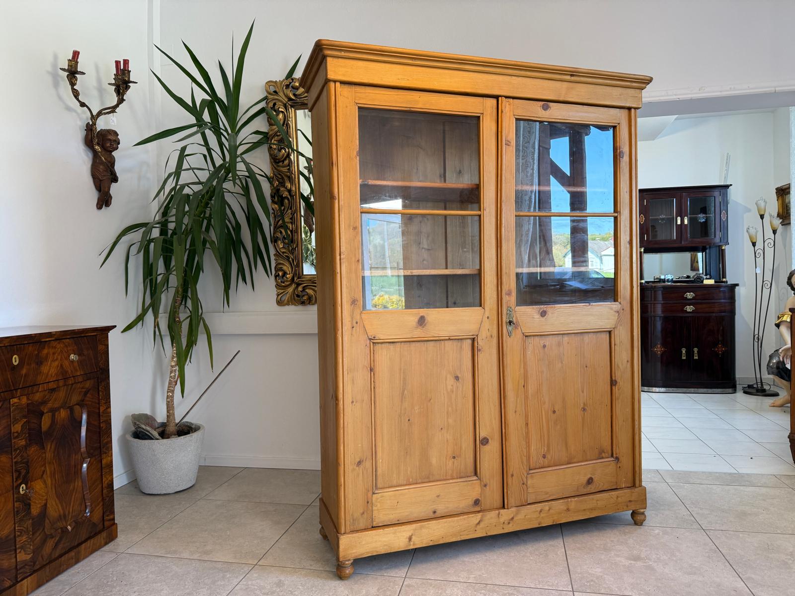 Bäuerliche Vitrine Bauernvitrine Bauernschrank Naturholz Bücherschrank D2402