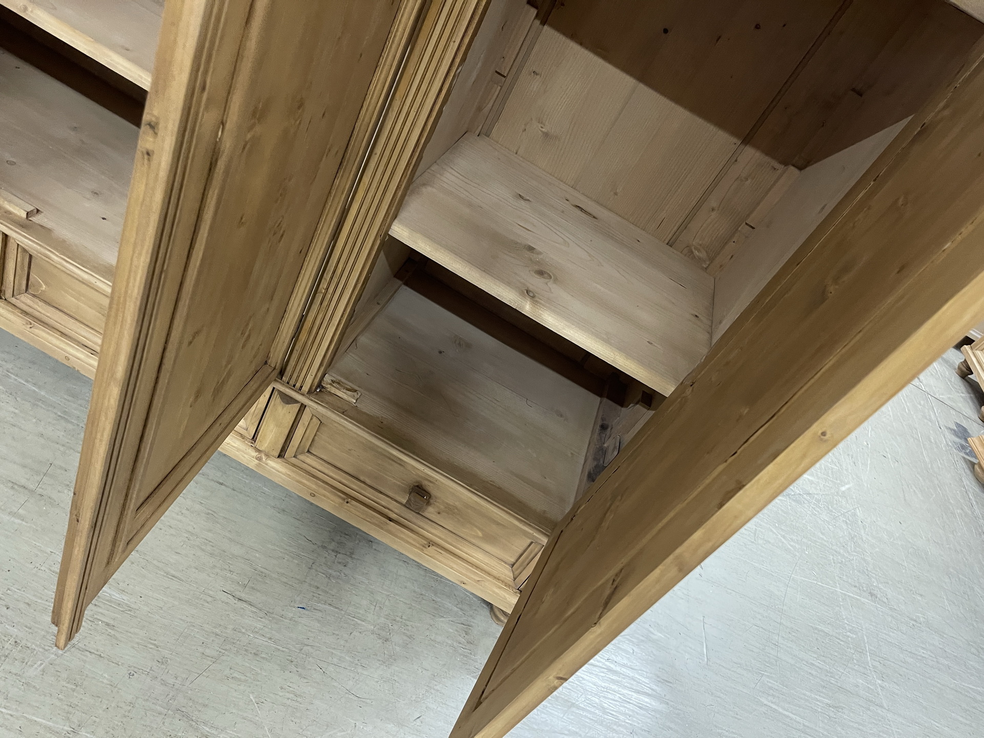 biedermeier-68mqzaDq98FHNGB Vollholz Garderobenschrank Bauernschrank Kleiderschrank B2089