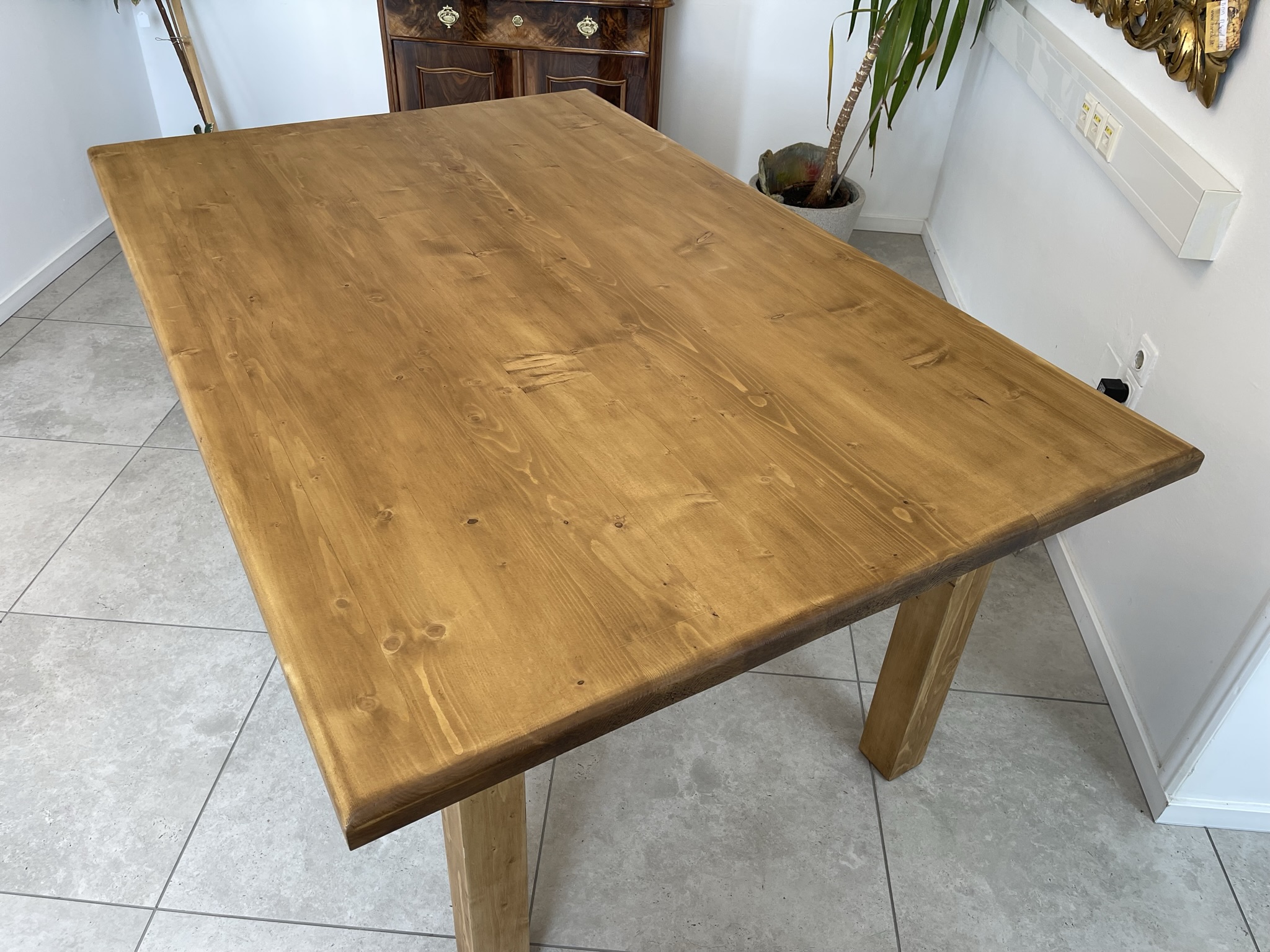 Biedermeier-Schrank-25 Massiver Bauerntisch Holz Uriger Esstisch Massivholztisch B1478