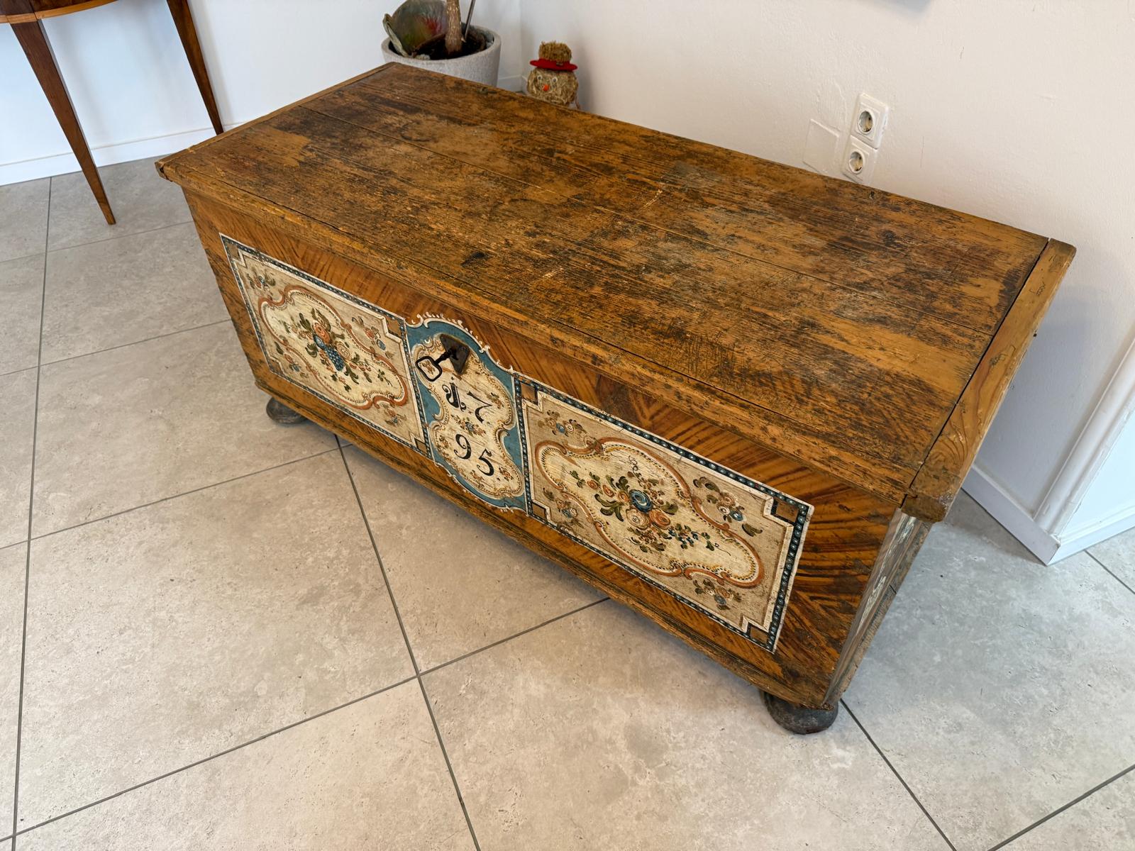 Urige handbemalte Tiroler Truhe Landhaustruhe Bauerntruhe G2342