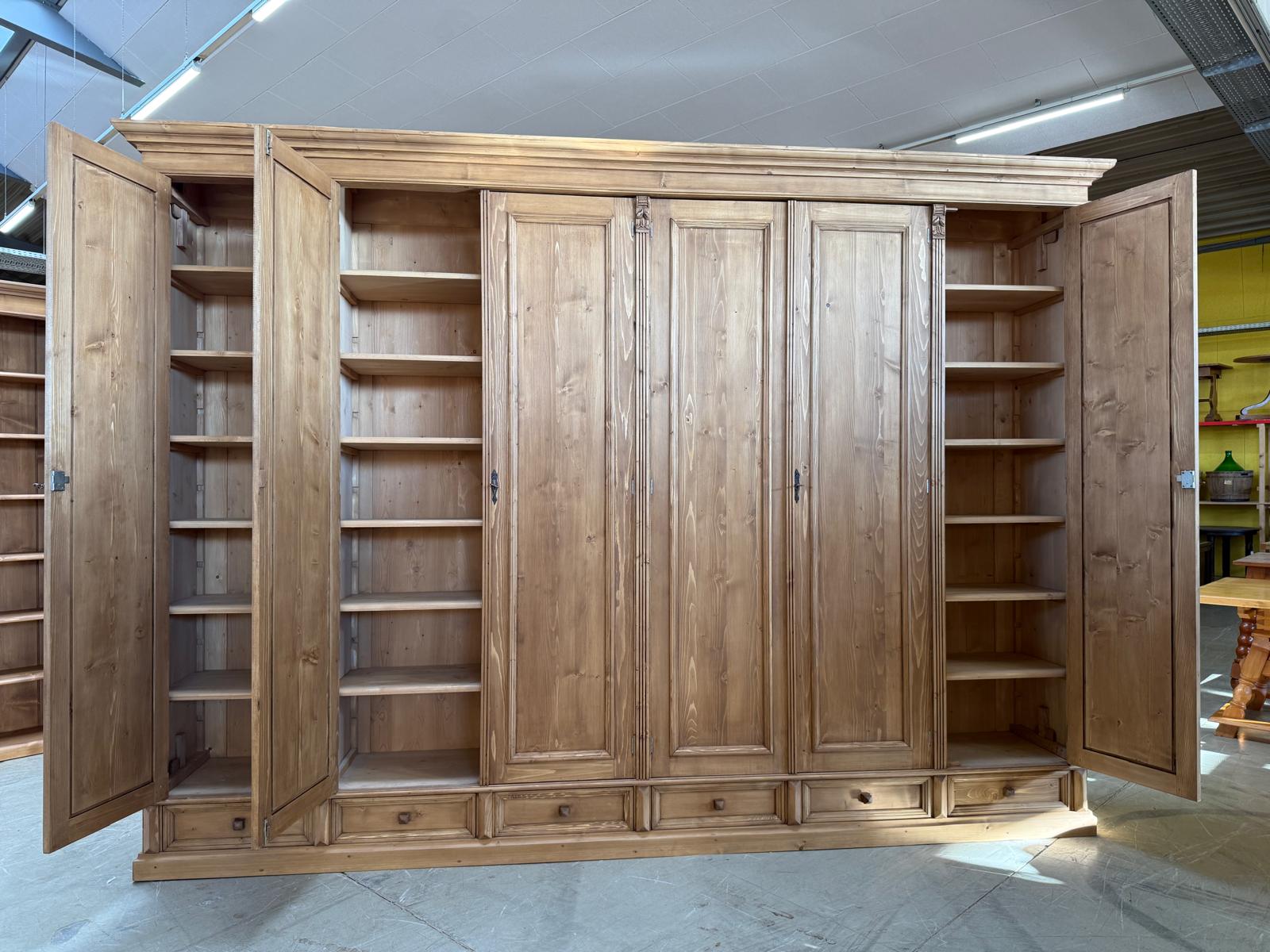 Bäuerlicher Garderobenschrank Bauernschrank Kasten Bauernmöbel G2409