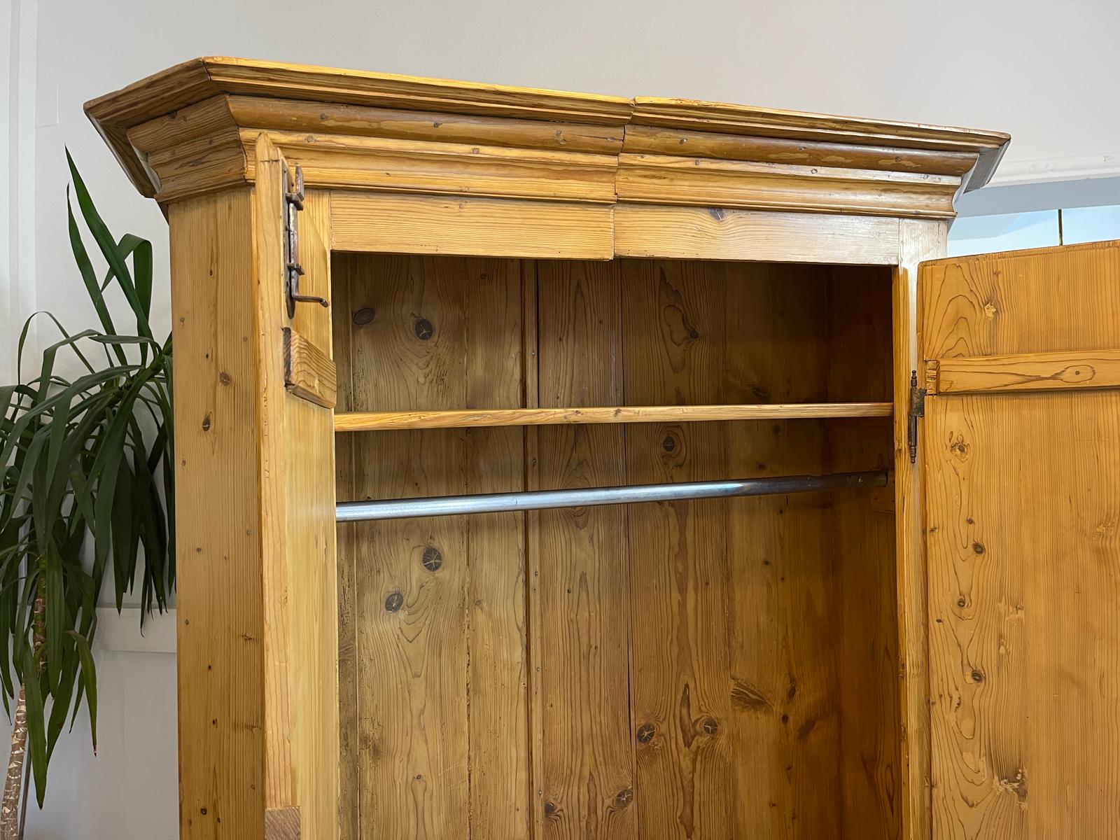 2dfb01d4-8978-476e-a1b0-e1f070826c51 Bauernschrank Barockschrank Barock Hallenschrank Kasten A4976