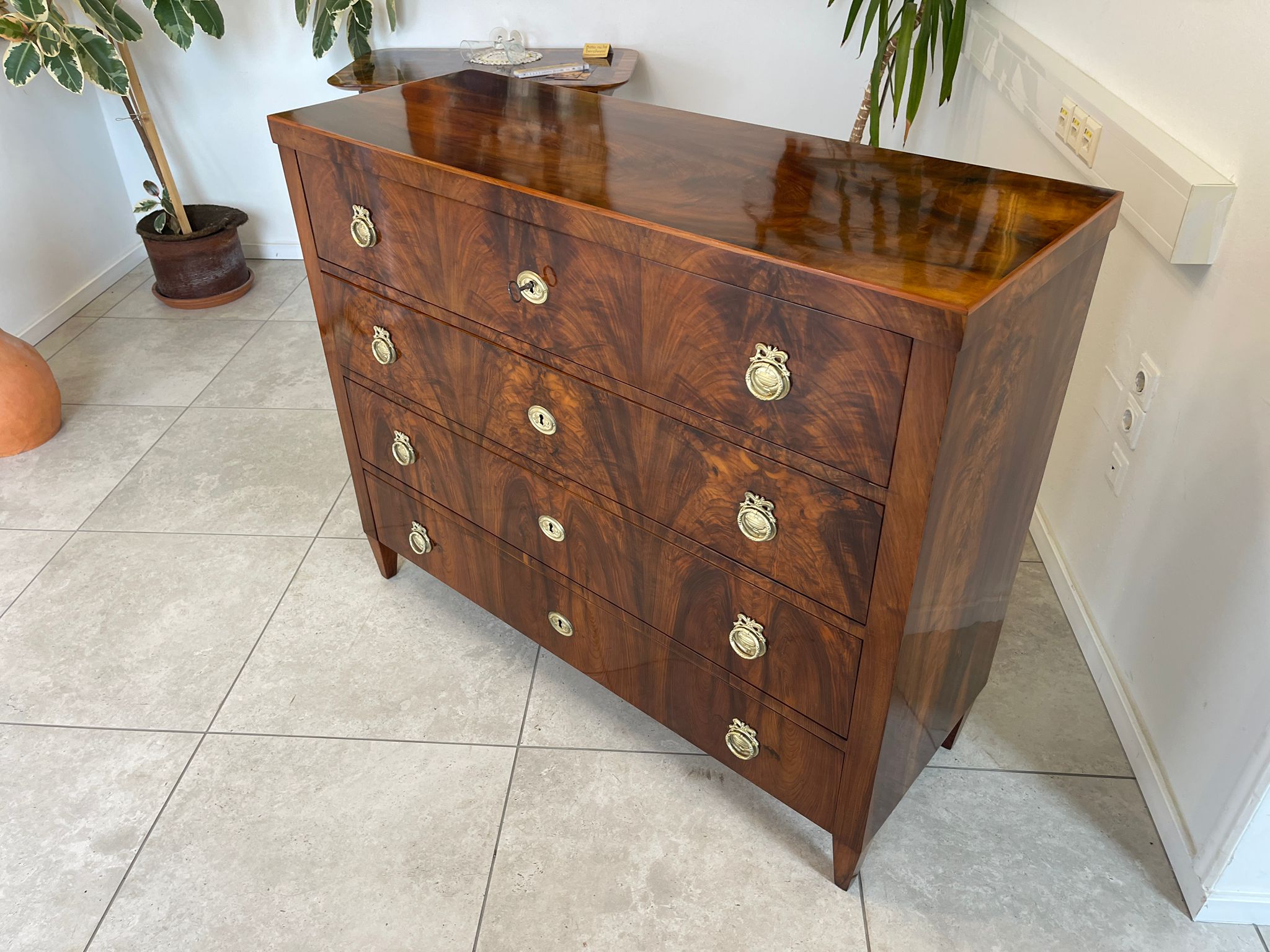 Restaurierte Biedermeier Kommode Sale Antiquität Nussholzfurnier G1681