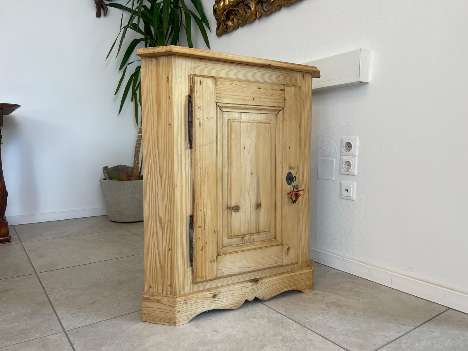 Bäuerliches Eckkasterl Eckanrichte Eckmöbel Bauernchrank G1598