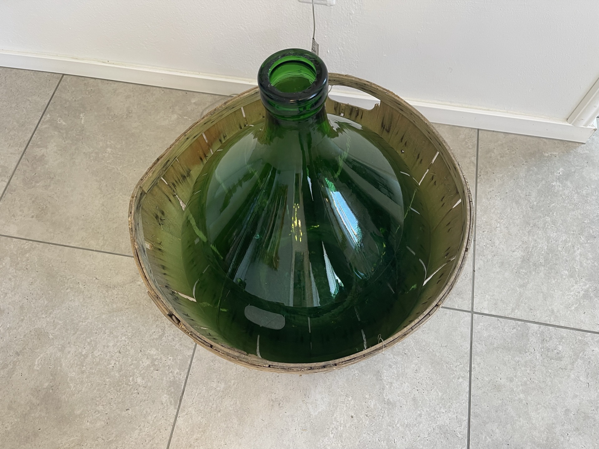 bauernstube_107fvzjADfieBByq Alte Ballonflasche 25 Liter Gärballon mit Korb und Lufteinschlüssen B1737Fl