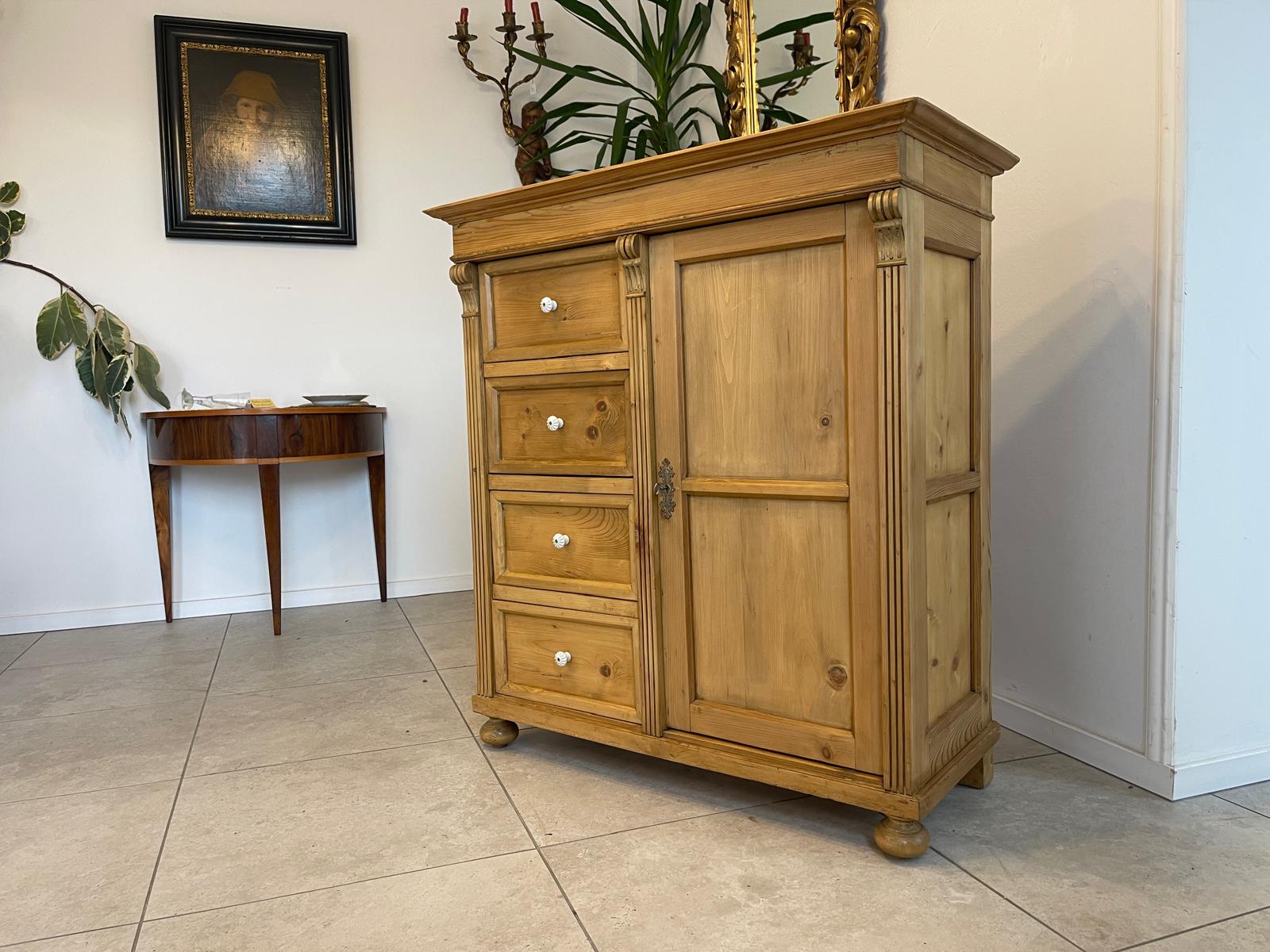 ALTER uriger Brotschrank Almerschrank Speiskasten Bauernmöbel Bauernkasten A5474