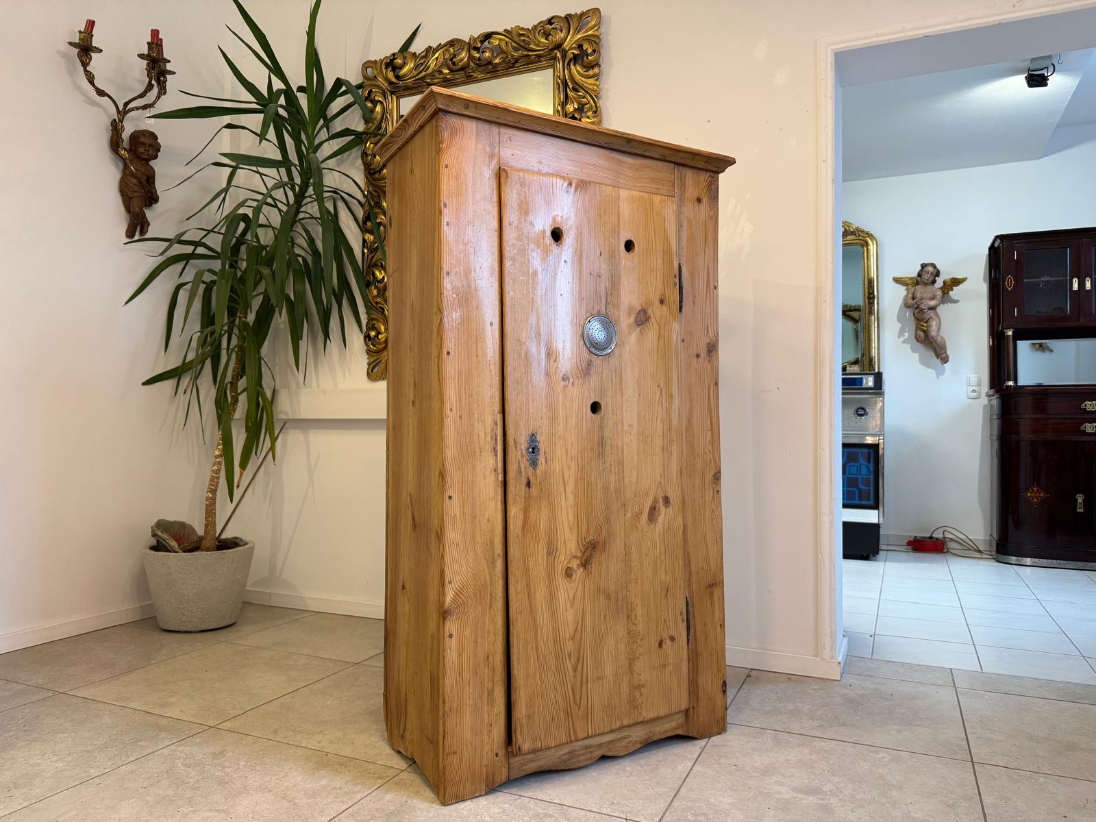 Uriger Brotschrank Biedermeier Almerschrank Vorratsschrank Bauernkasten D1052-1